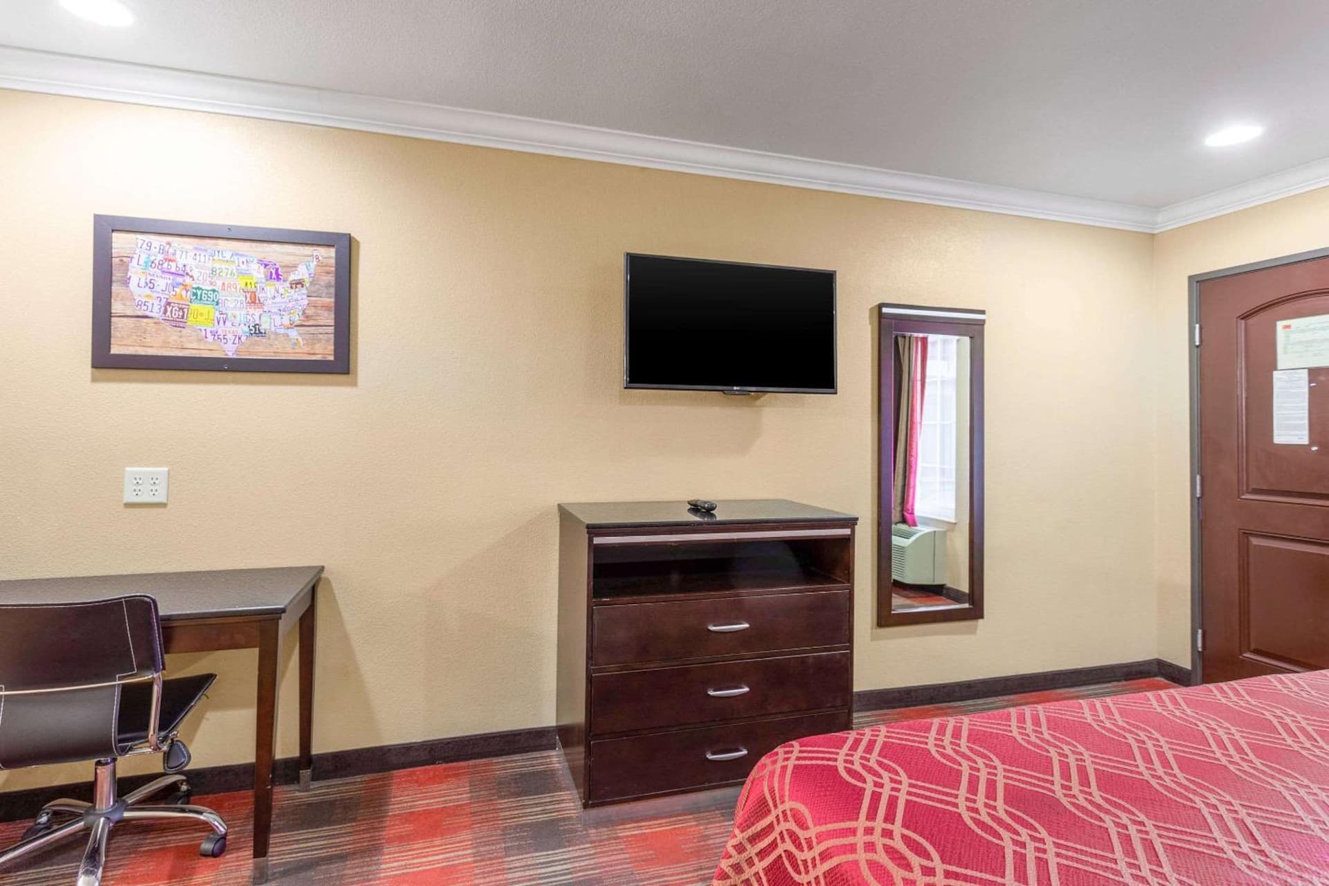 Econo Lodge Inn & Suites Escondido Downtown gallery photo in Escondido, CA — image 26