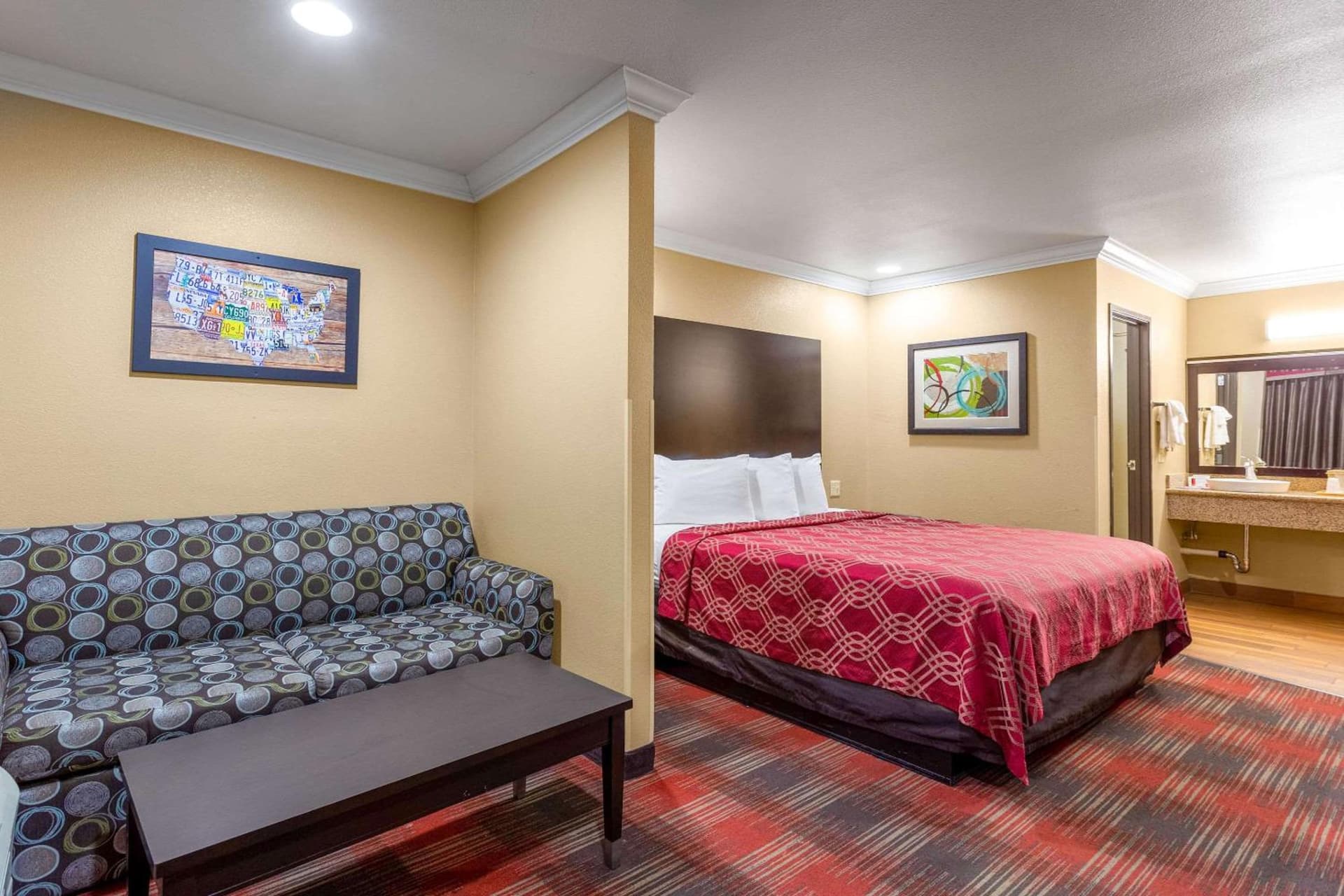 Econo Lodge Inn & Suites Escondido Downtown gallery photo in Escondido, CA — image 7