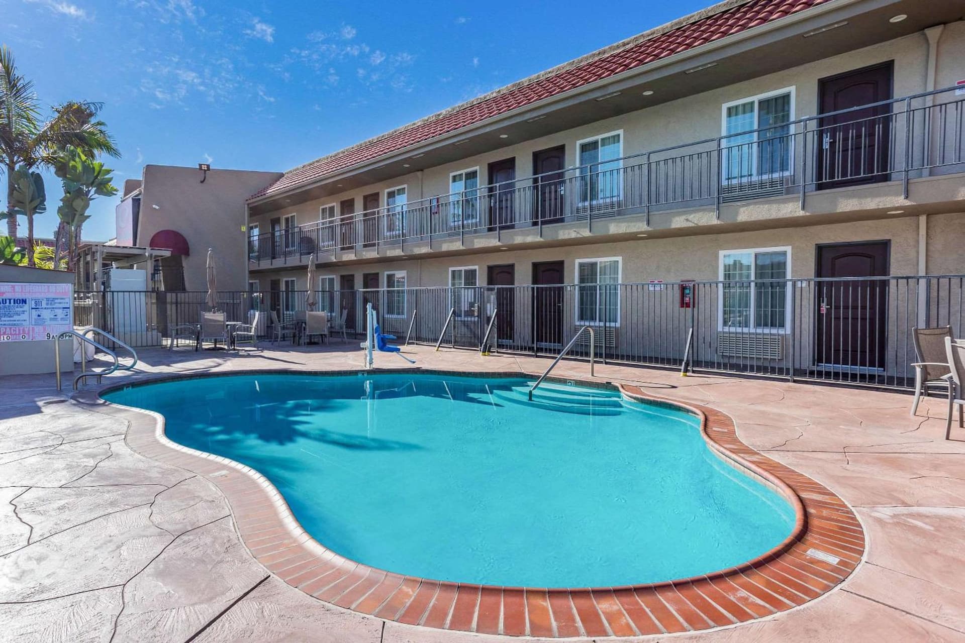 Econo Lodge Inn & Suites Escondido Downtown gallery photo in Escondido, CA — image 29