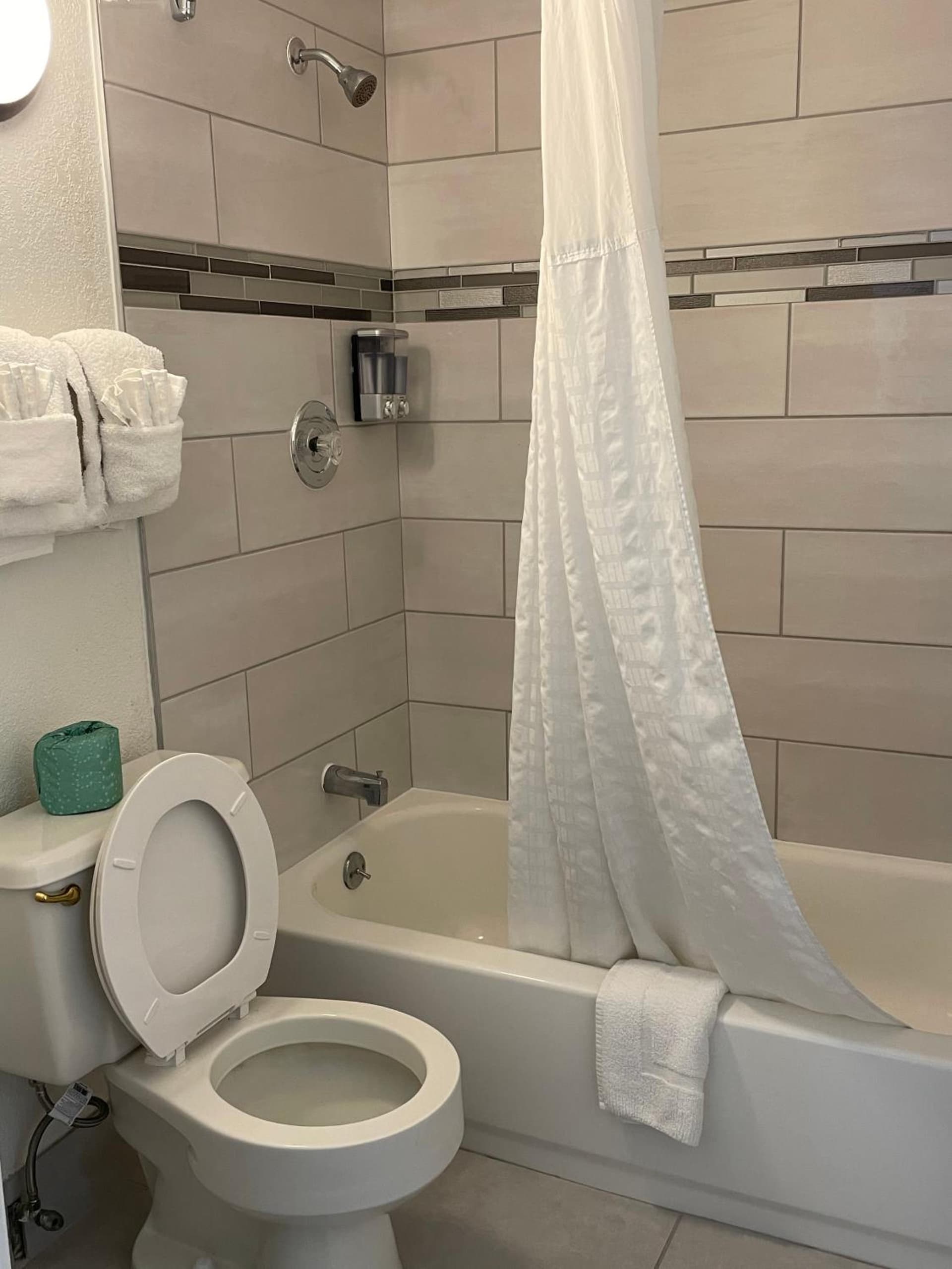Tricove Inn & Suites gallery photo in Jacksonville, FL — image 15