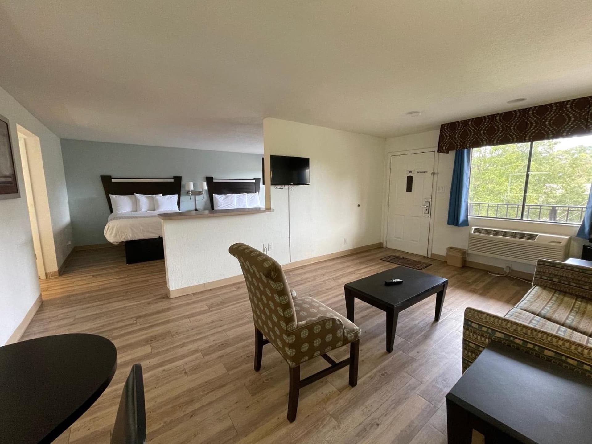 Tricove Inn & Suites gallery photo in Jacksonville, FL — image 6