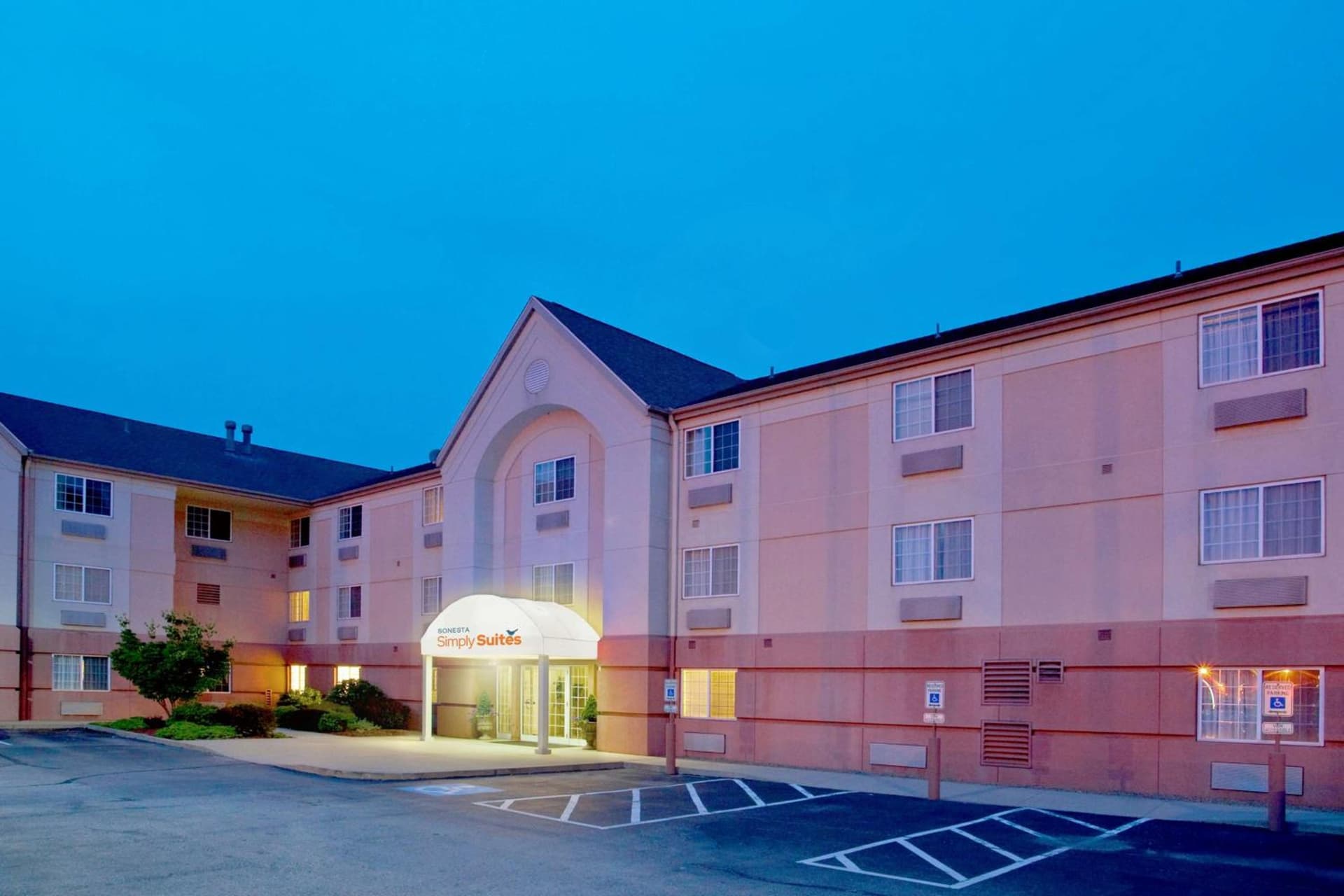 Sonesta Simply Suites Pittsburgh Airport — hotel in Imperial, Pennsylvania