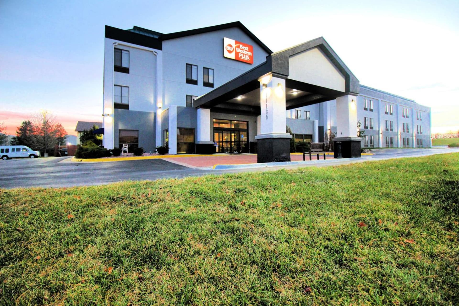 Best Western Plus Kansas City Airport - KCI East featured exterior or lobby in Kansas City, KS — similar hotel