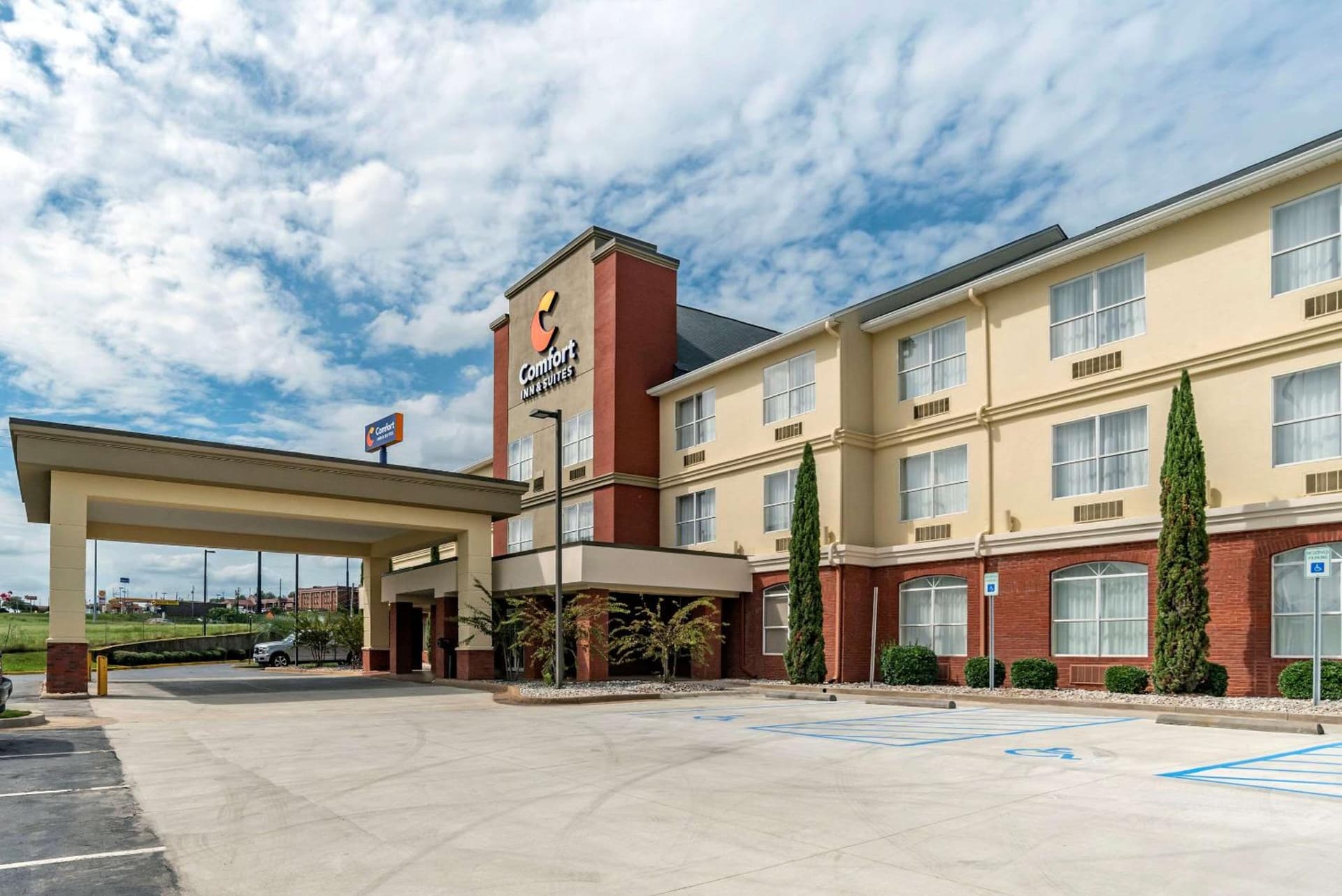 Comfort Inn & Suites Millbrook-Prattville property views in Millbrook, AL — gallery photo 3