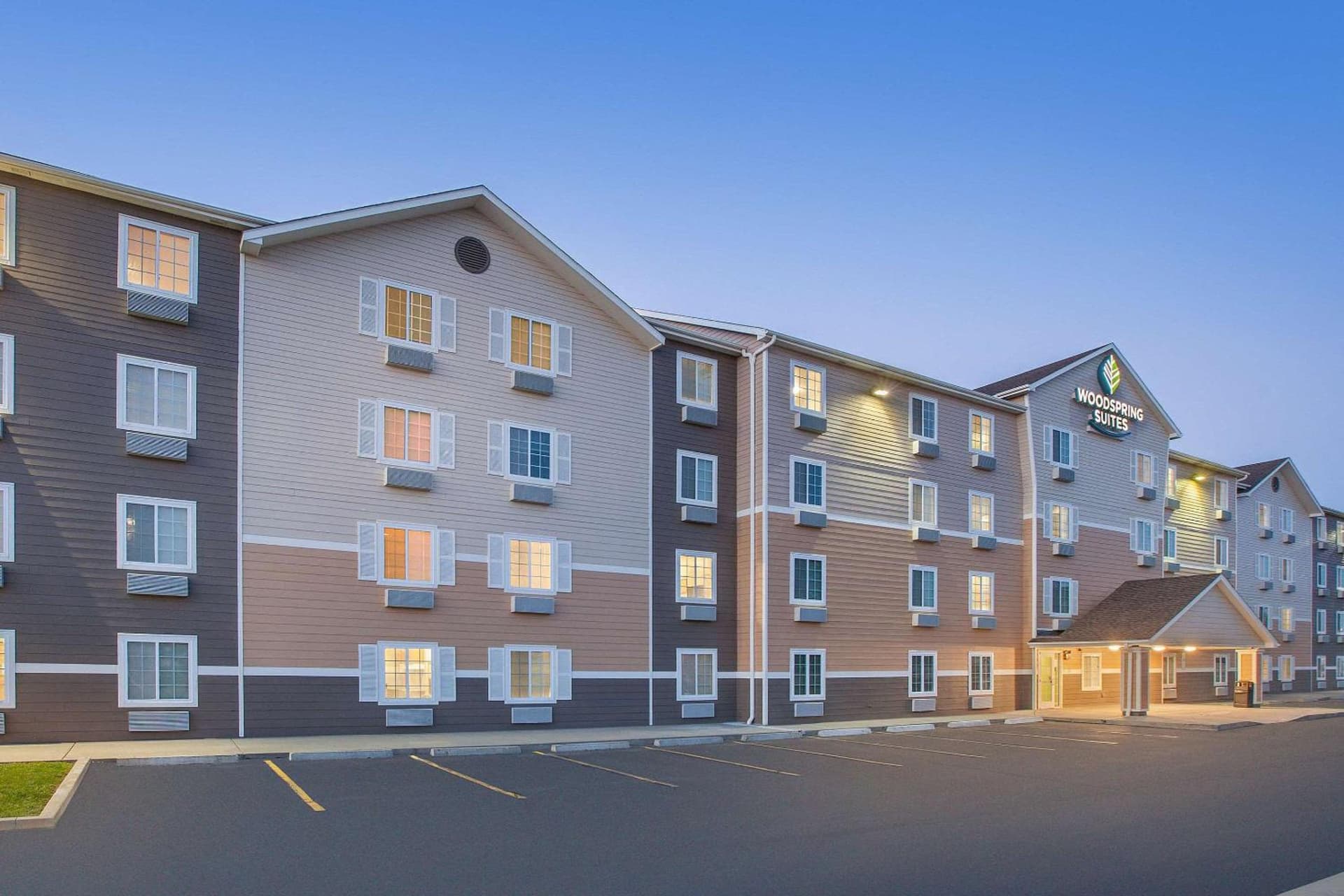WoodSpring Suites Sioux Falls property views in Sioux Falls, SD — gallery photo 3
