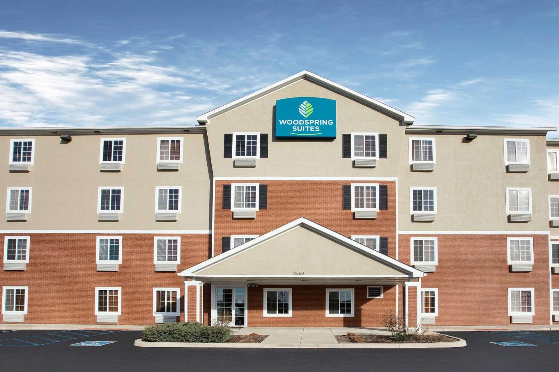 WoodSpring Suites Fort Wayne featured exterior or lobby in Fort Wayne, IN — similar hotel