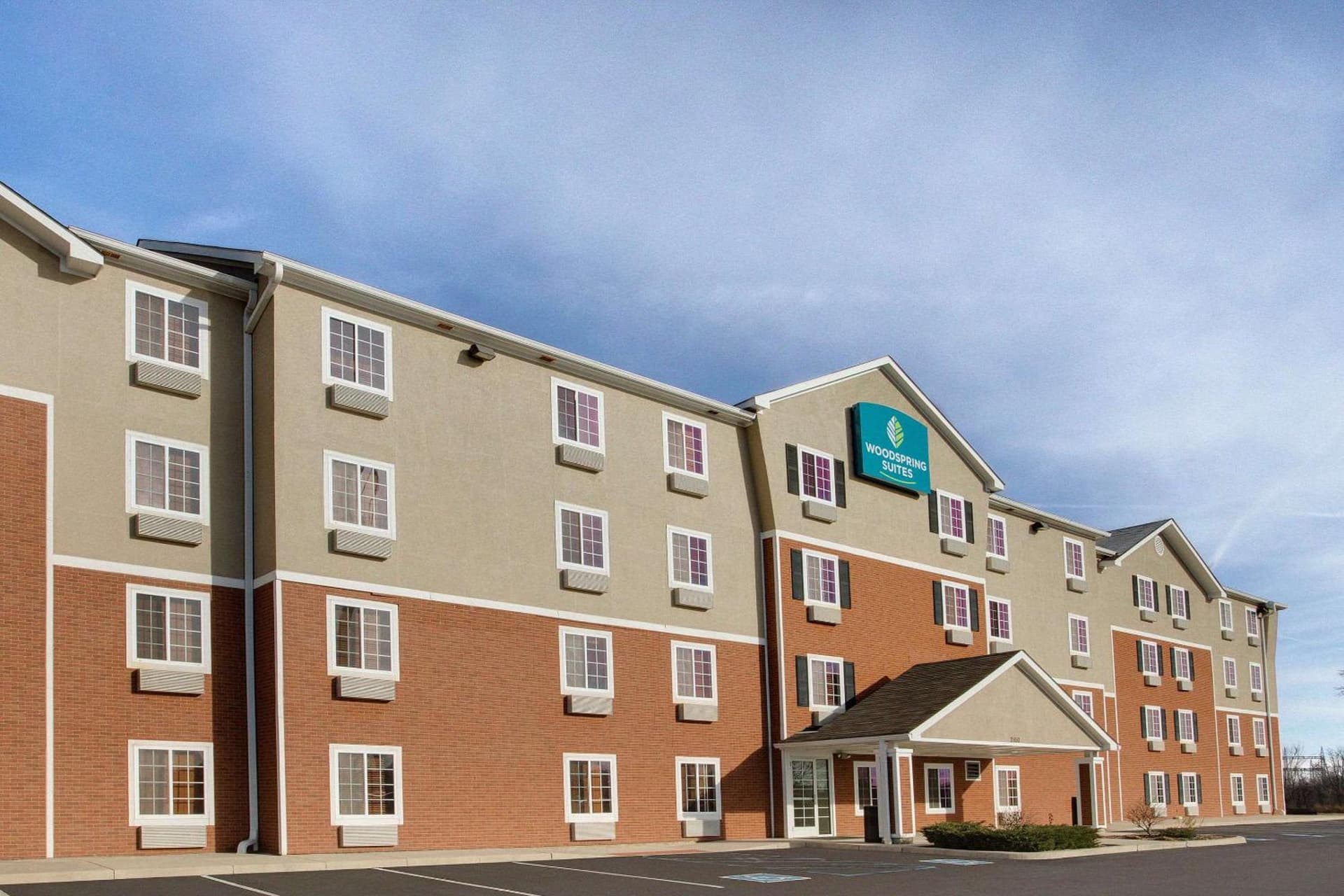 WoodSpring Suites Fort Wayne property views in Fort Wayne, IN — gallery photo 3