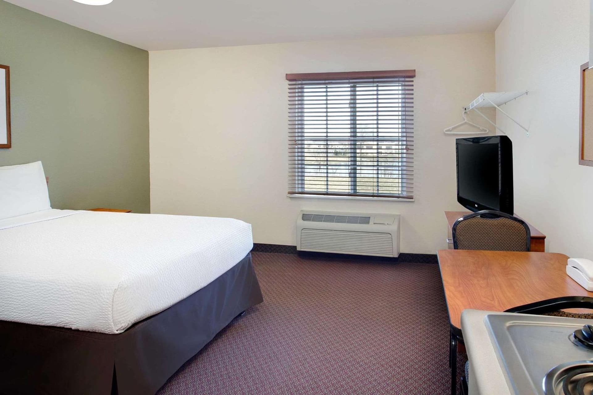 WoodSpring Suites Fort Wayne gallery photo in Fort Wayne, IN — image 6