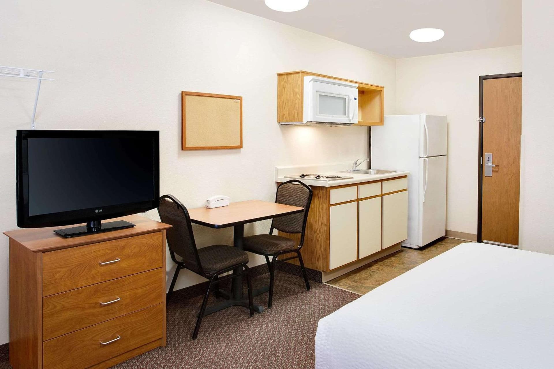 WoodSpring Suites Fort Wayne gallery photo in Fort Wayne, IN — image 16