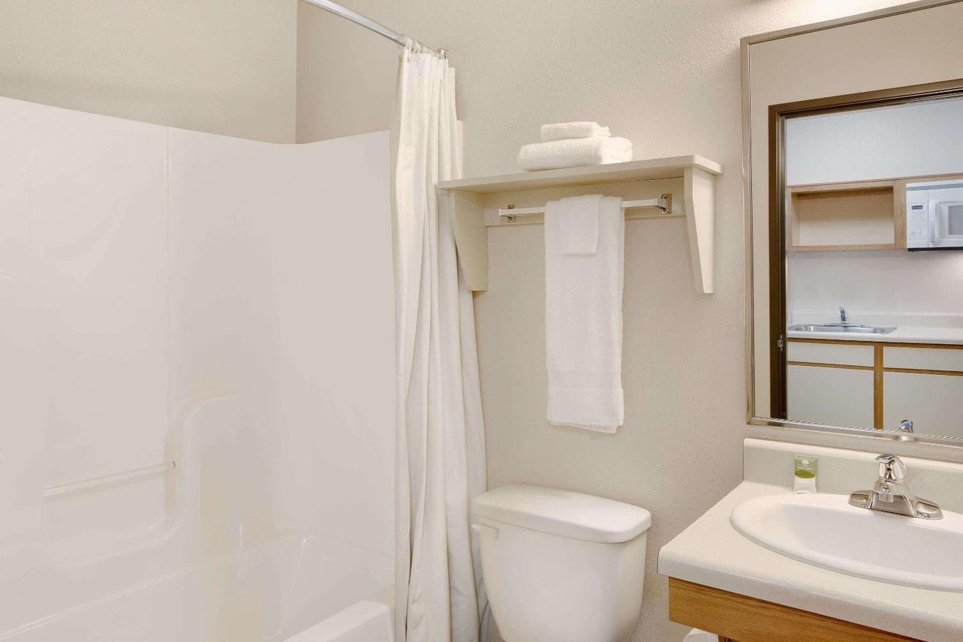 WoodSpring Suites Fort Wayne gallery photo in Fort Wayne, IN — image 17