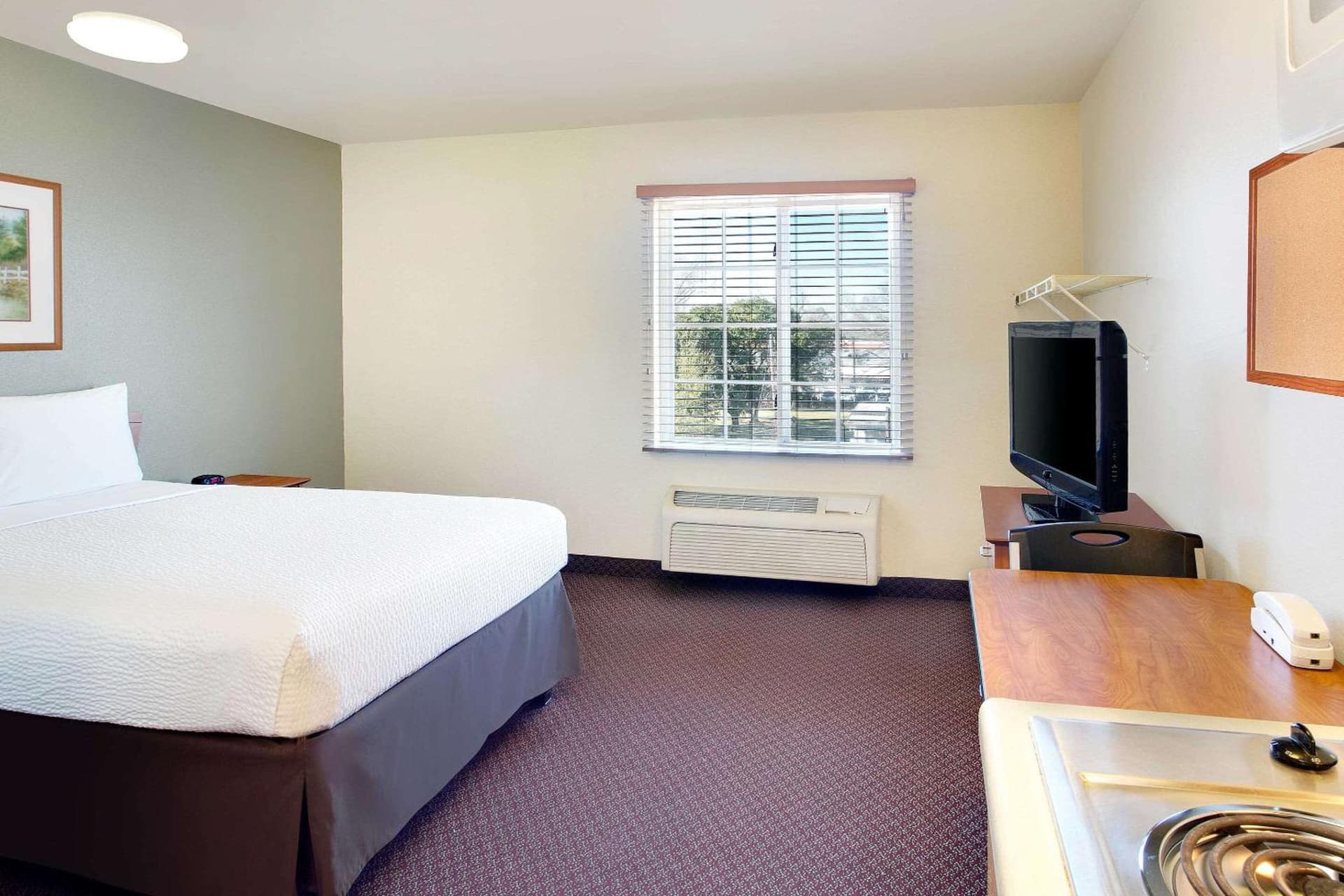 WoodSpring Suites Baton Rouge East I-12 gallery photo in Baton Rouge, LA — image 14