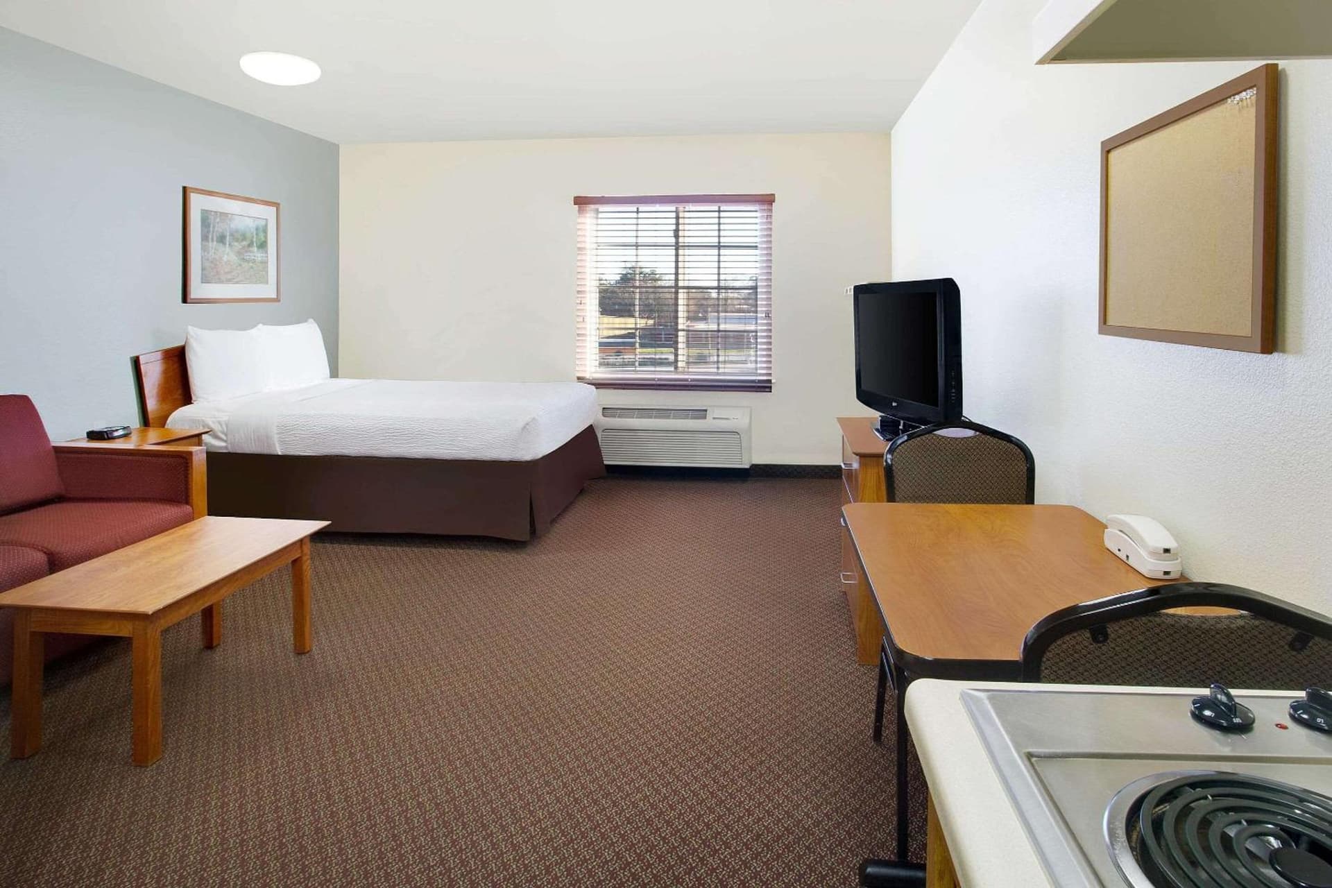WoodSpring Suites Baton Rouge East I-12 gallery photo in Baton Rouge, LA — image 11