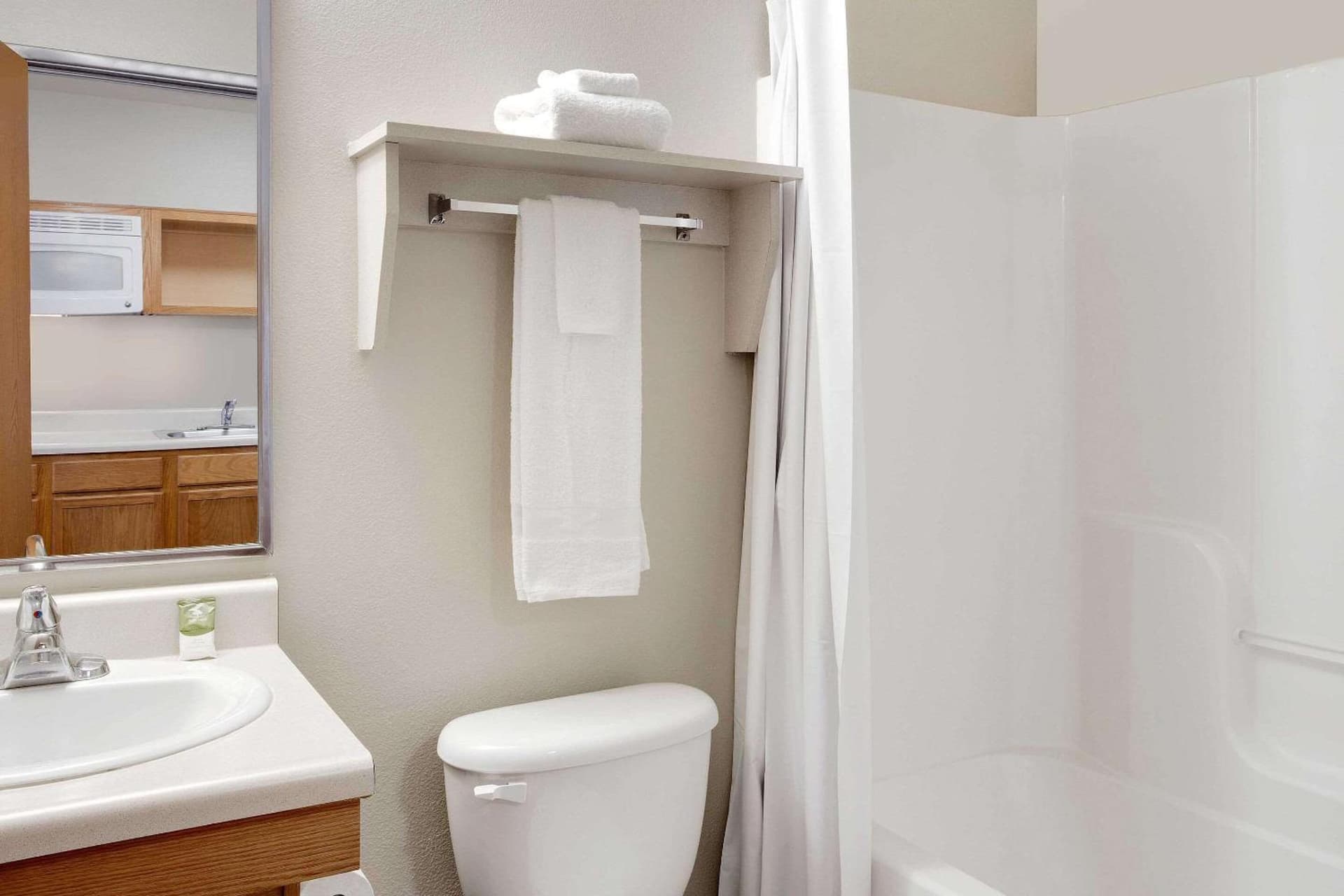 WoodSpring Suites Baton Rouge East I-12 gallery photo in Baton Rouge, LA — image 17