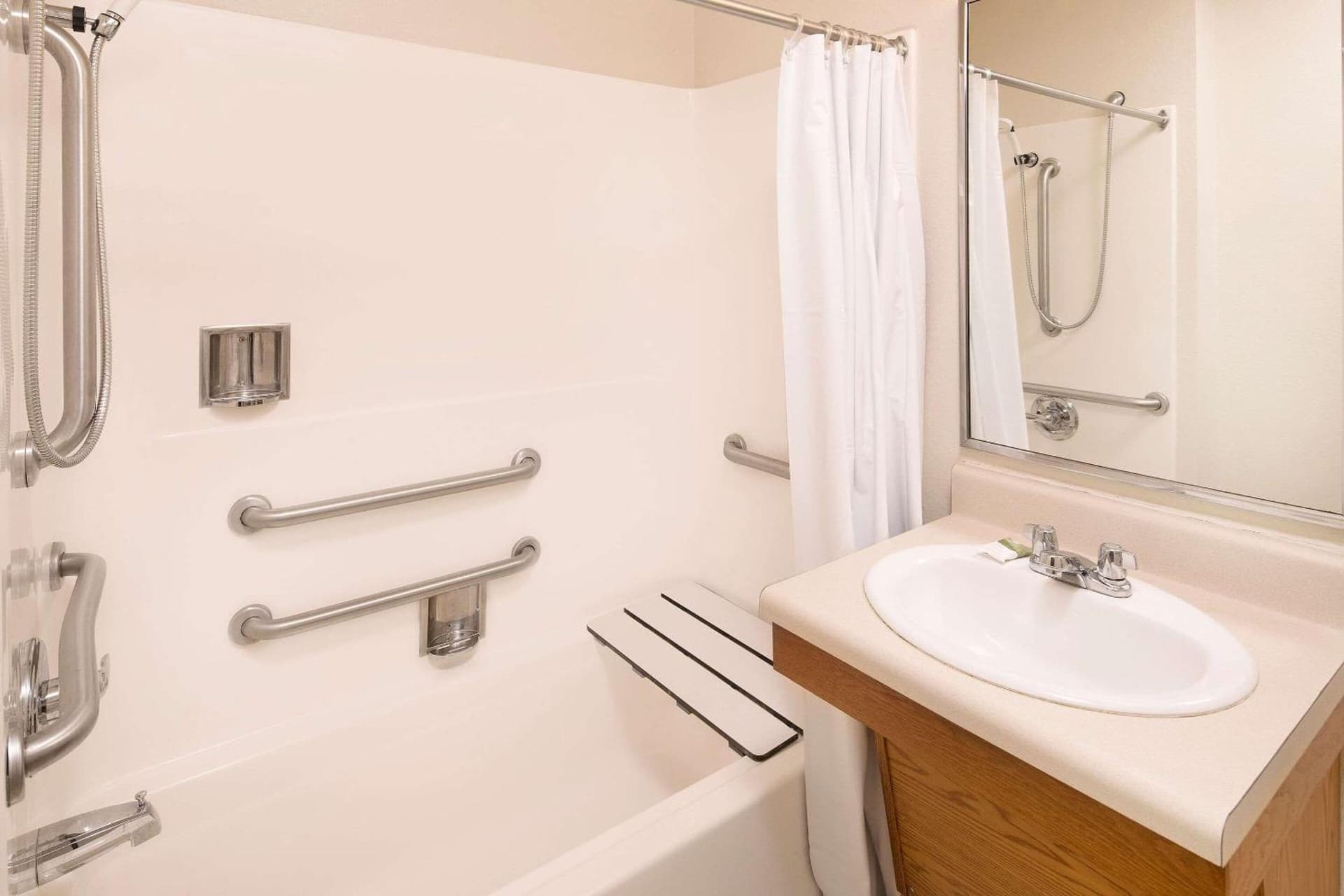 WoodSpring Suites Charlotte Gastonia gallery photo in Gastonia, NC — image 4