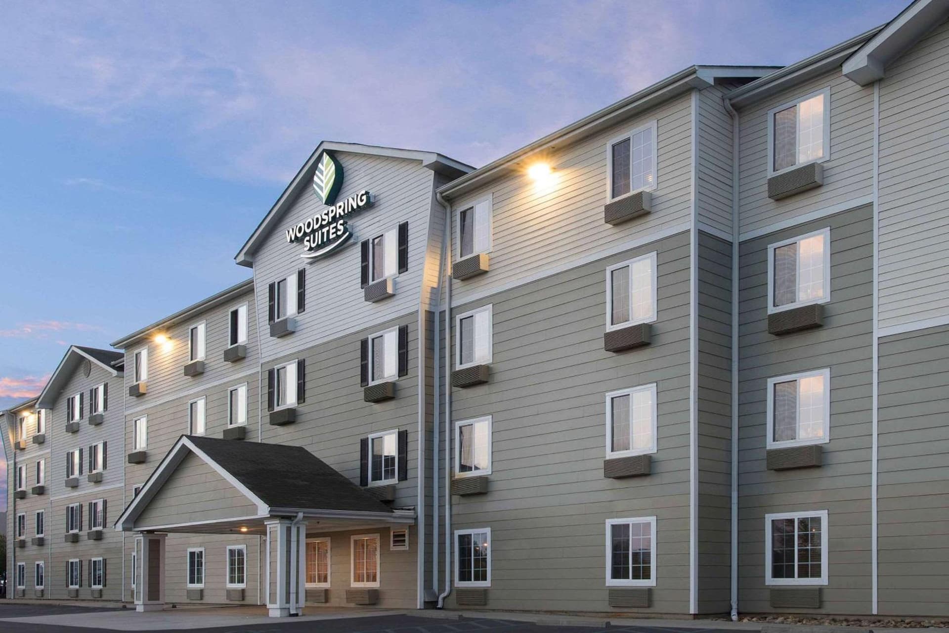 WoodSpring Suites Greenville Central I-85 property views in Greenville, SC — gallery photo 3