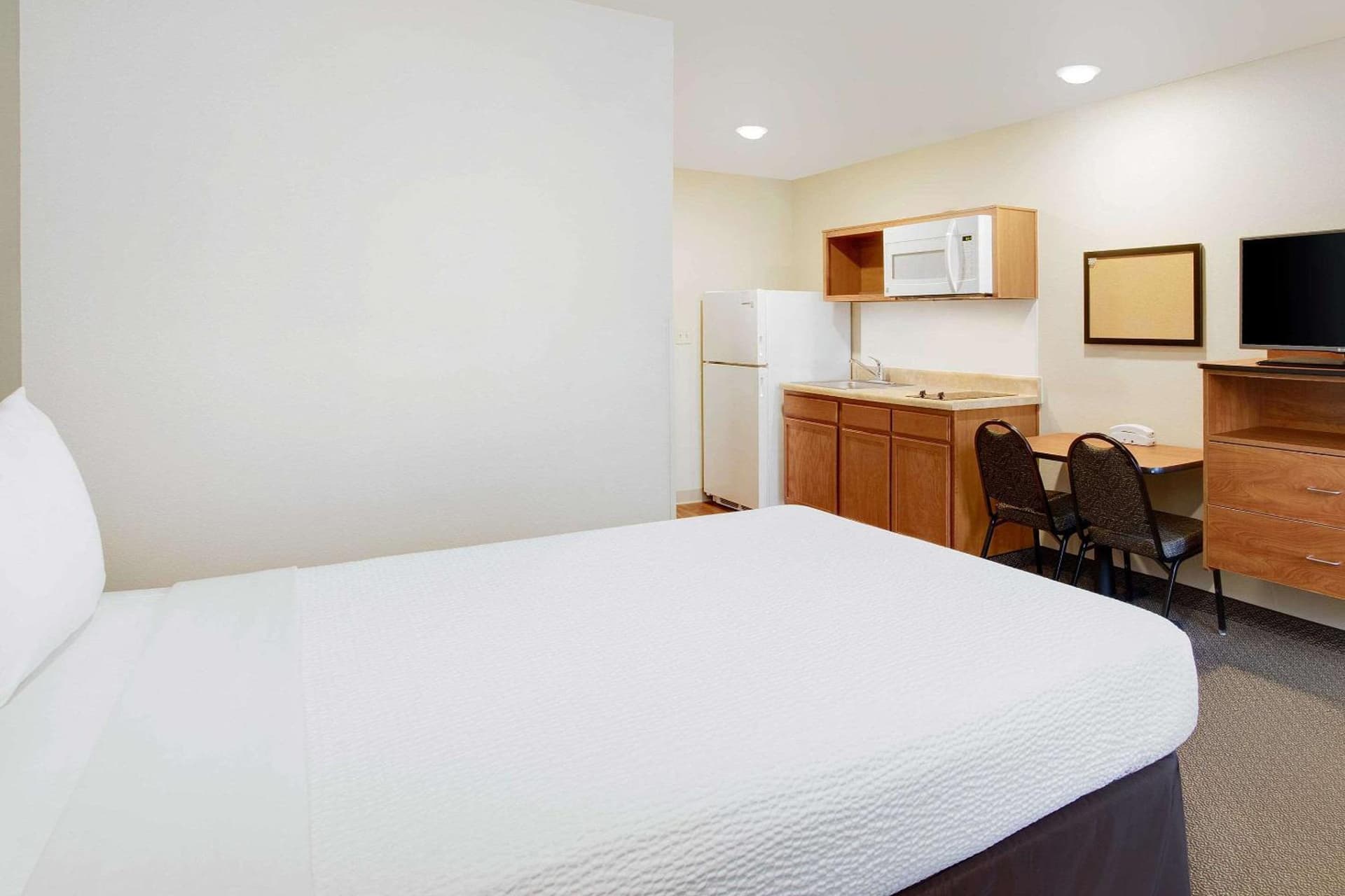 WoodSpring Suites Virginia Beach property views in Virginia Beach, VA — gallery photo 3