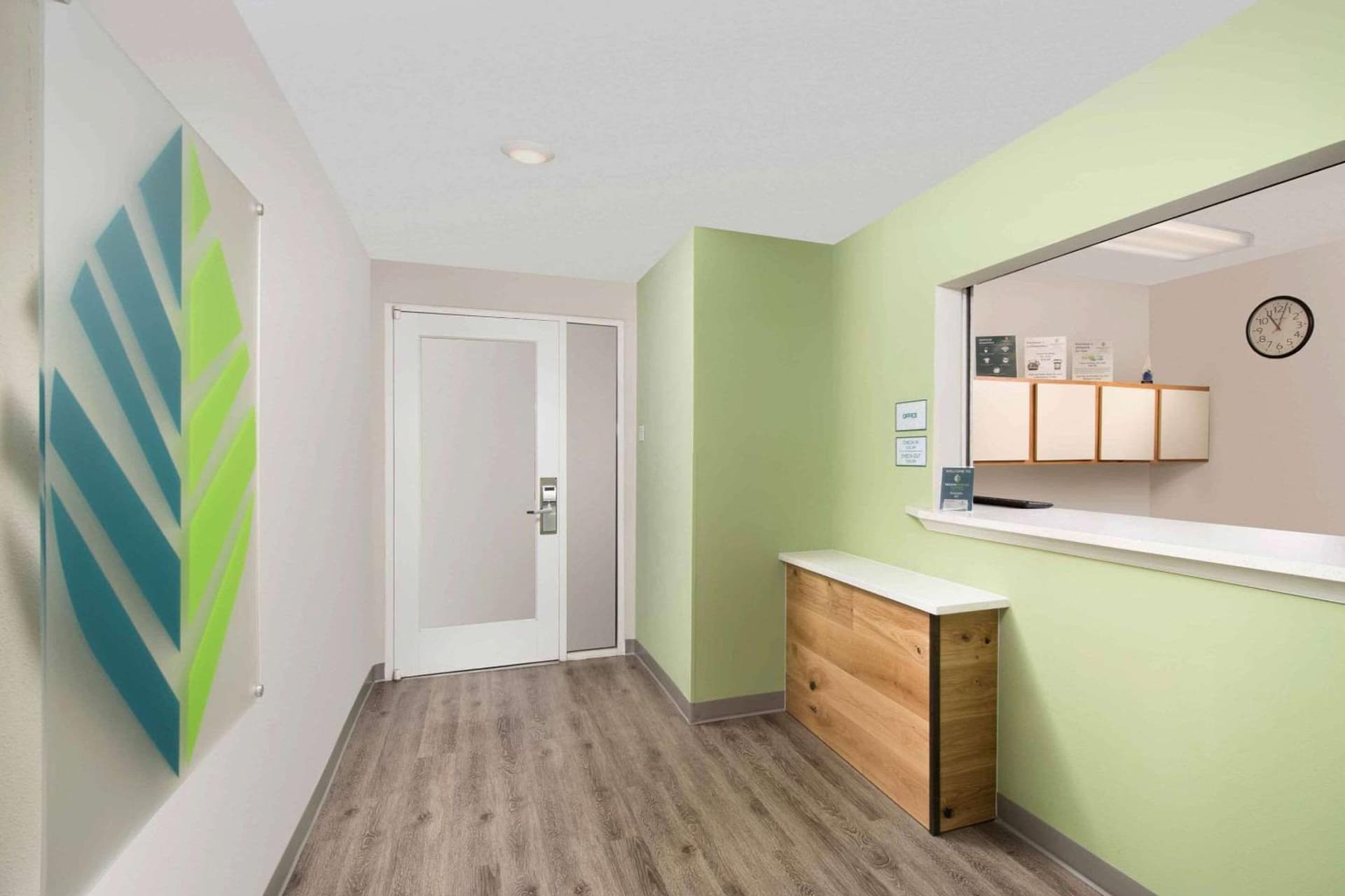 WoodSpring Suites Spartanburg - Duncan interior in Duncan, SC — gallery photo 2