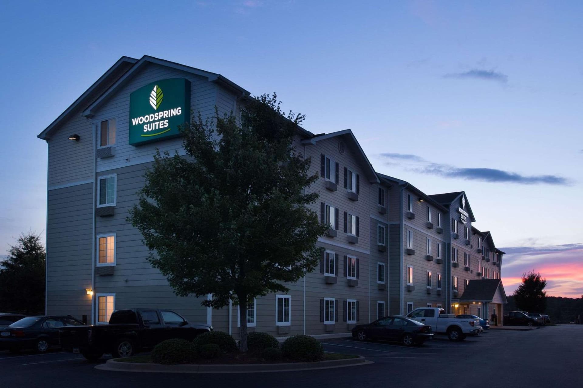 WoodSpring Suites Greenville Simpsonville property views in Simpsonville, SC — gallery photo 3