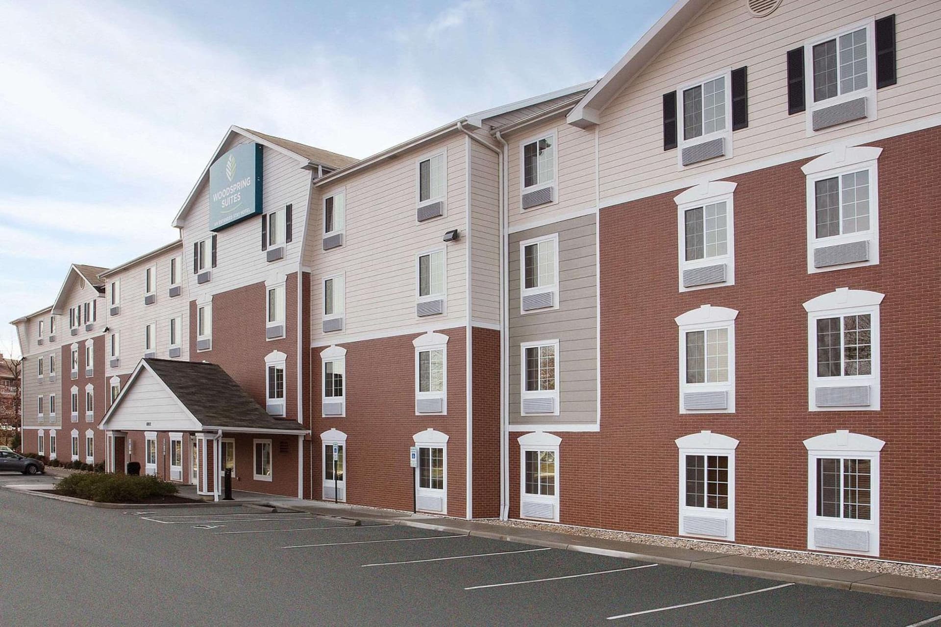 WoodSpring Suites Richmond West I-64 interior in Richmond, VA — gallery photo 2