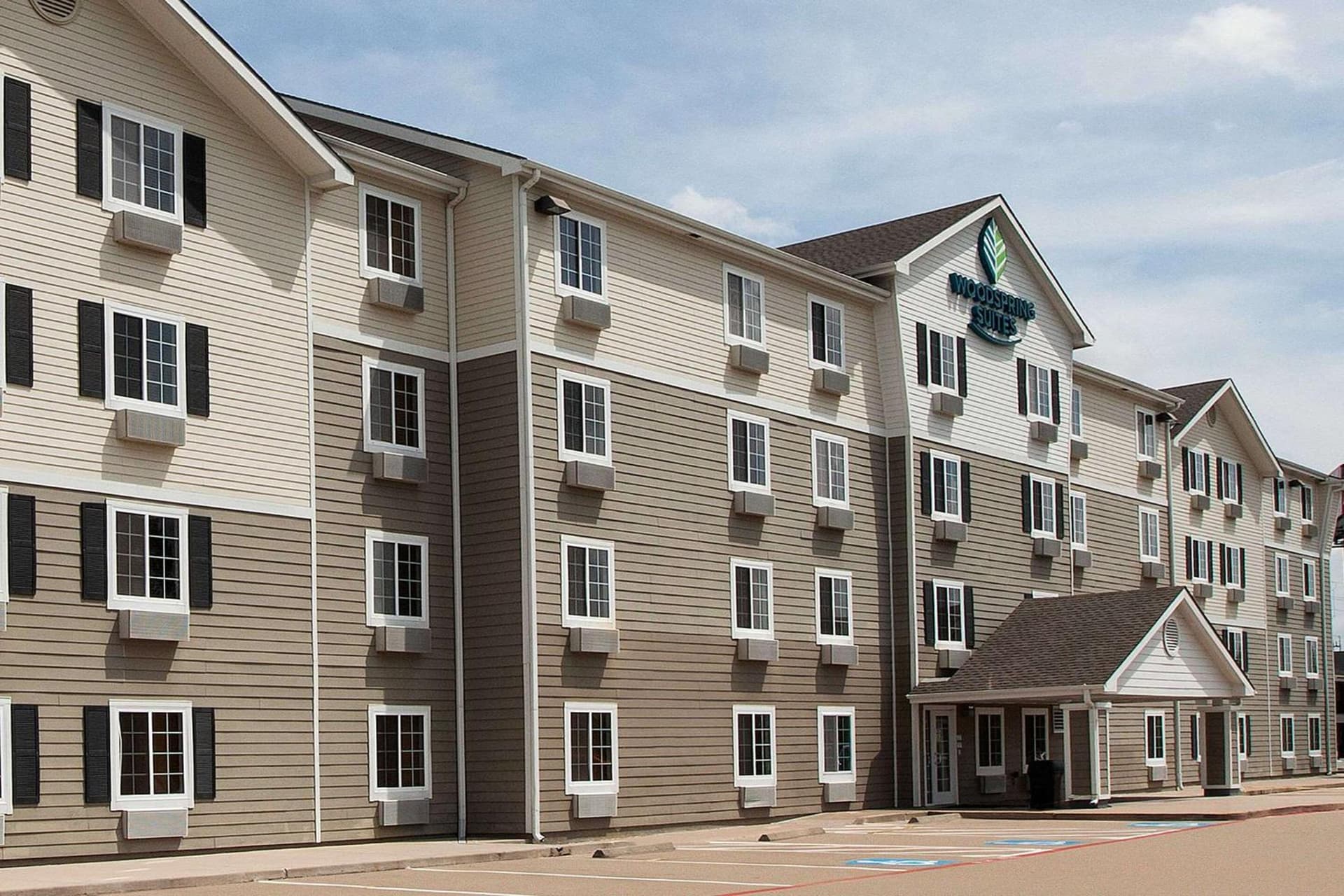 WoodSpring Suites Houston Willowbrook interior in Houston, TX — gallery photo 2