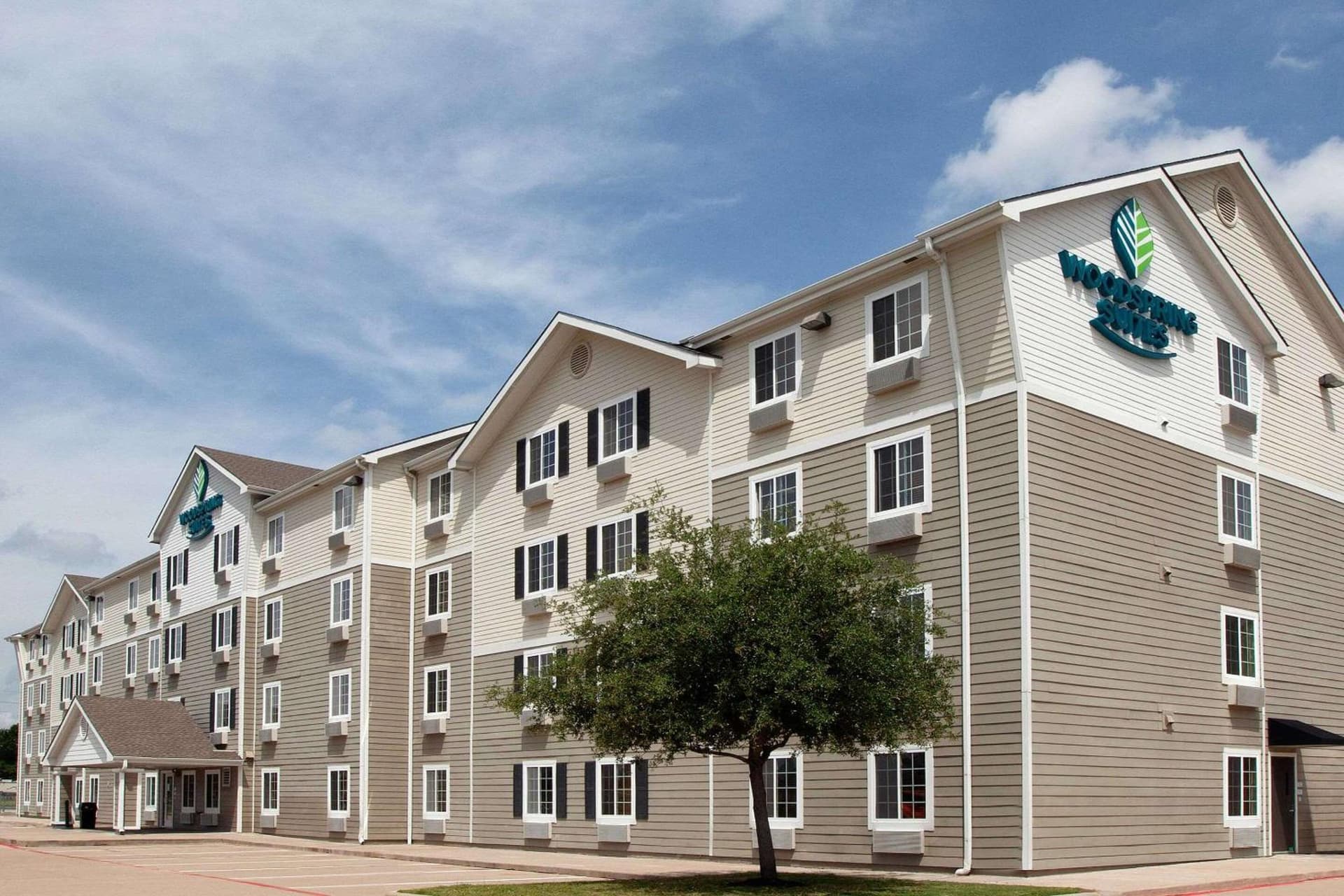 WoodSpring Suites Houston Willowbrook property views in Houston, TX — gallery photo 3