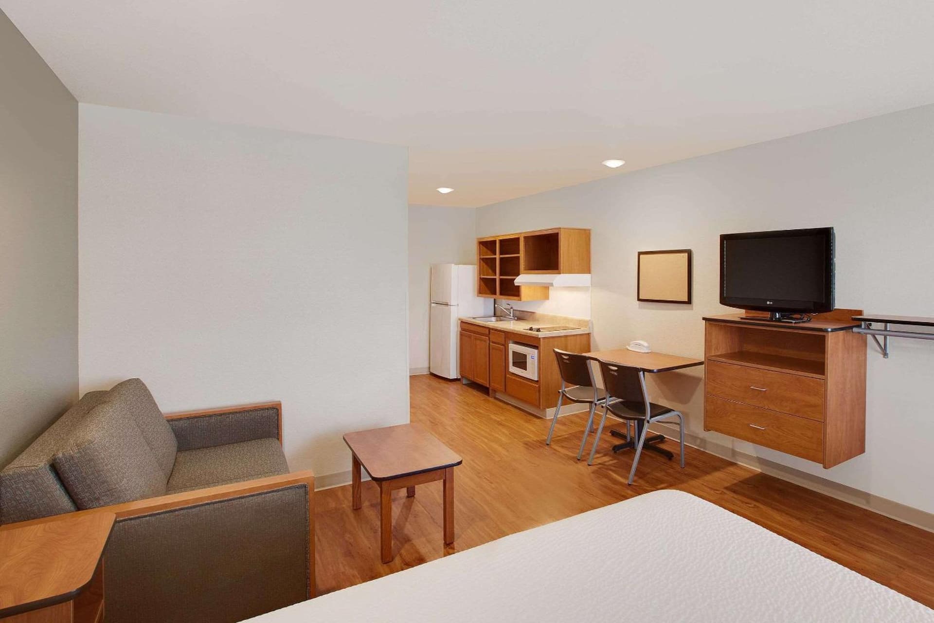 WoodSpring Suites College Station gallery photo in College Station, TX — image 12