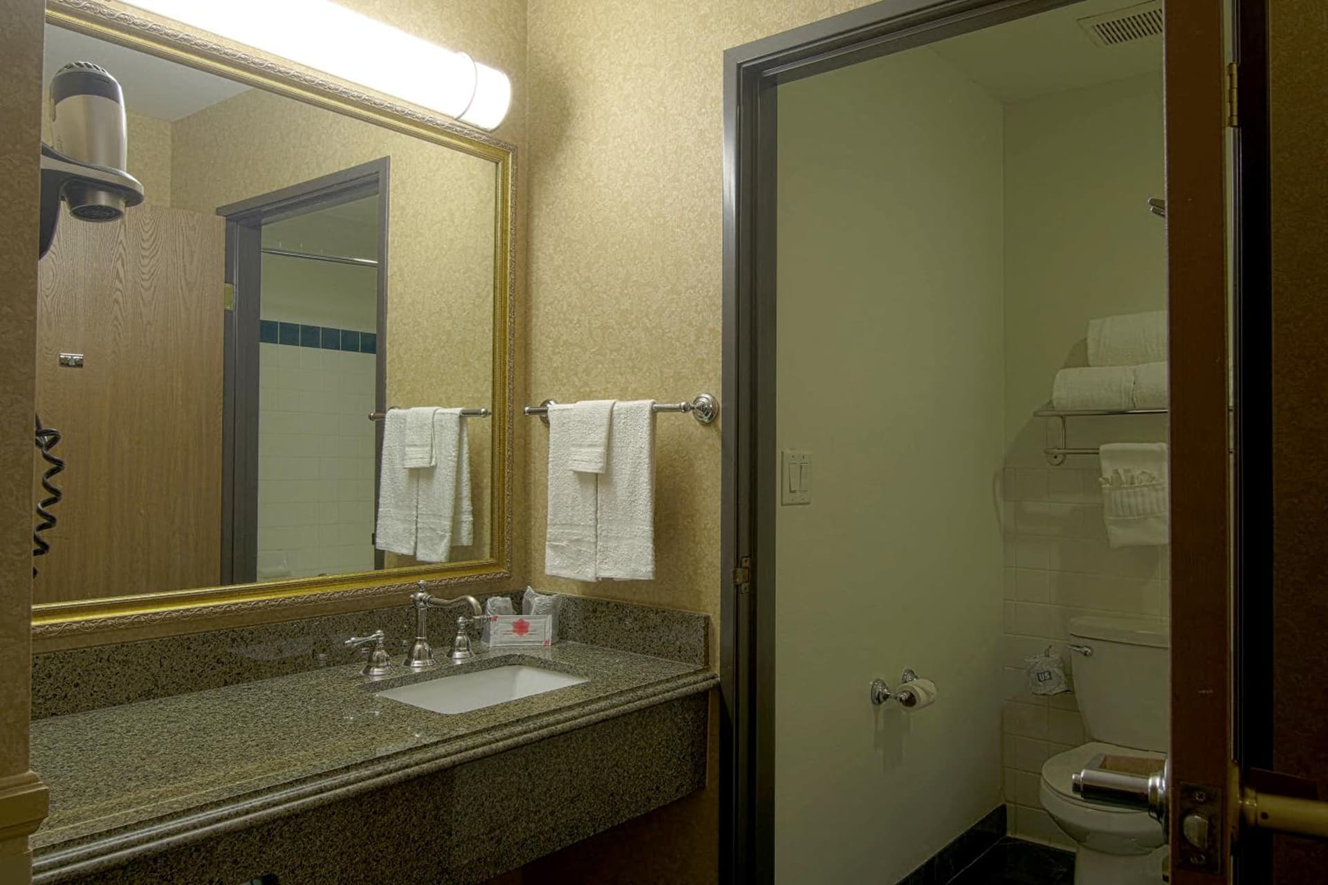 Azure Hotel&Suites Ontario Trademark Collection by Wyndham gallery photo in Ontario, CA — image 19