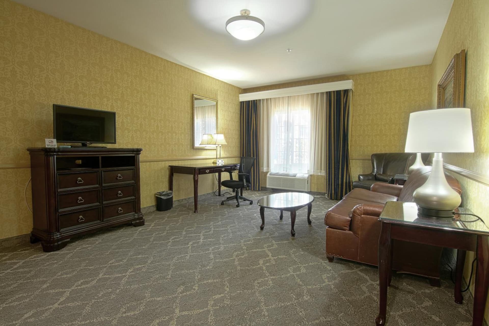 Azure Hotel&Suites Ontario Trademark Collection by Wyndham gallery photo in Ontario, CA — image 25