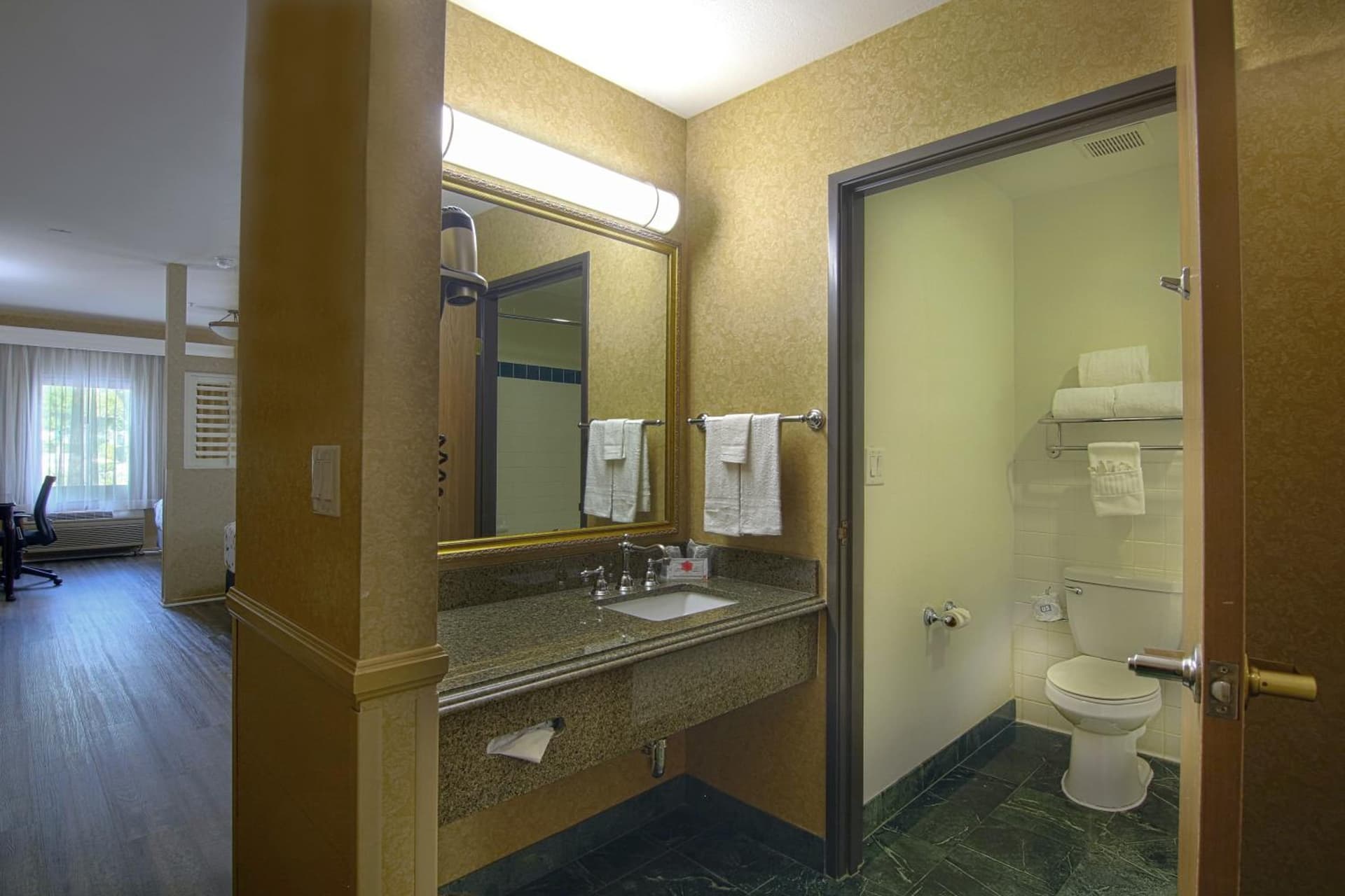 Azure Hotel&Suites Ontario Trademark Collection by Wyndham gallery photo in Ontario, CA — image 17