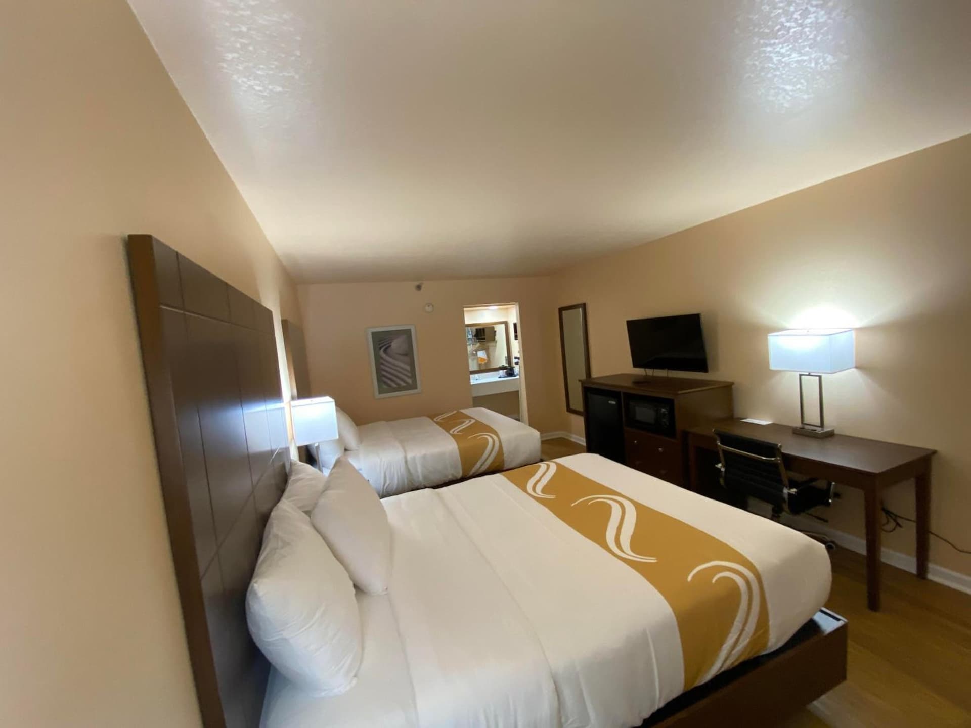 Quality Inn Pulaski property views in Pulaski, TN — gallery photo 3