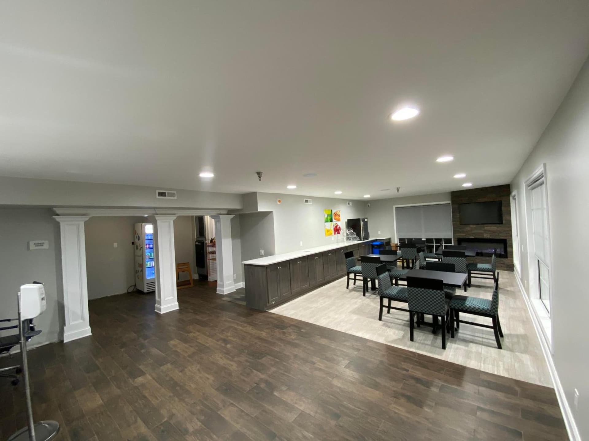 Quality Inn Pulaski interior in Pulaski, TN — gallery photo 2