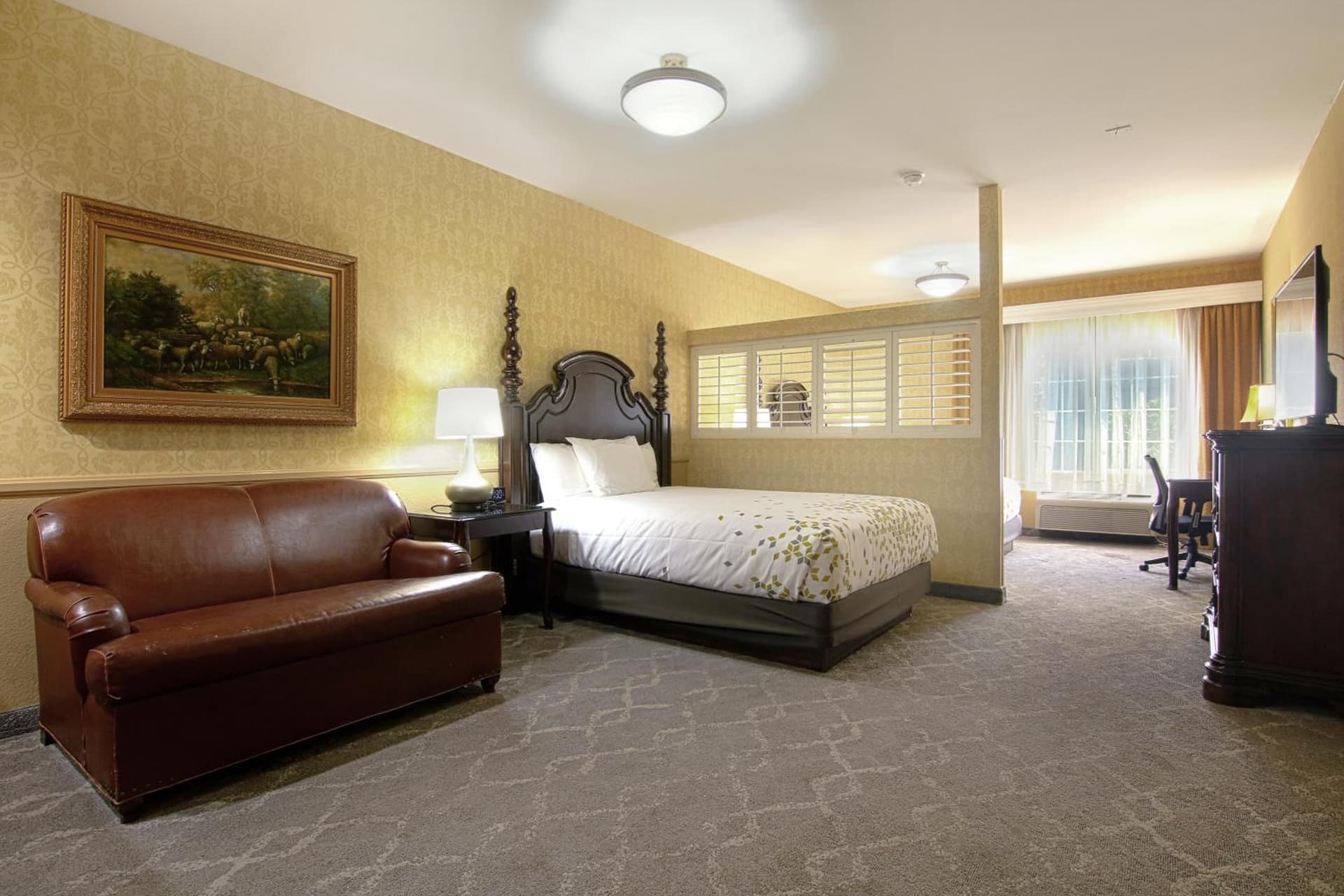 Azure Hotel&Suites Ontario Trademark Collection by Wyndham gallery photo in Ontario, CA — image 12