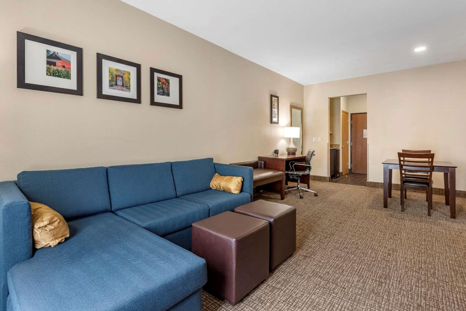 Comfort Suites Auburn near I-69 gallery photo in Auburn, IN — image 29