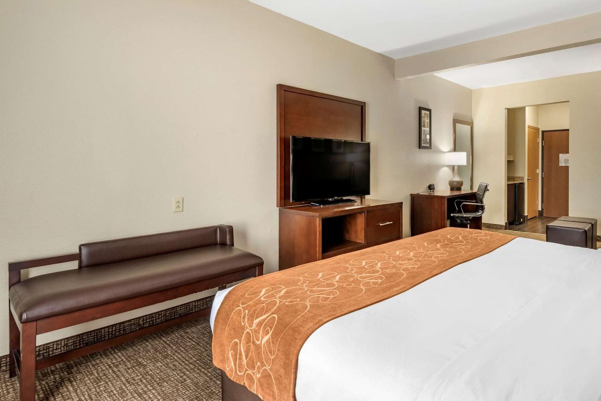 Comfort Suites Auburn near I-69 interior in Auburn, IN — gallery photo 2