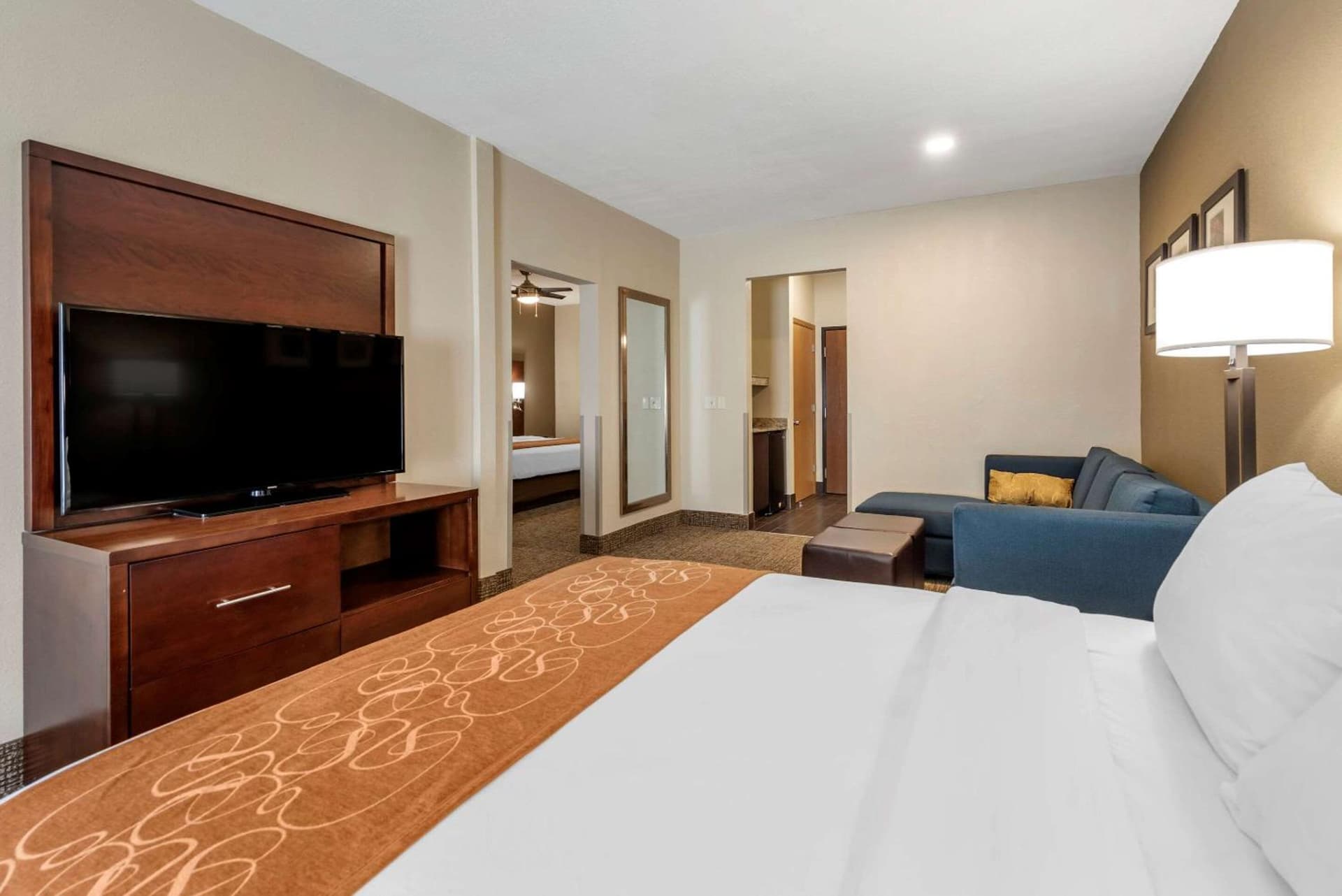 Comfort Suites Auburn near I-69 gallery photo in Auburn, IN — image 19