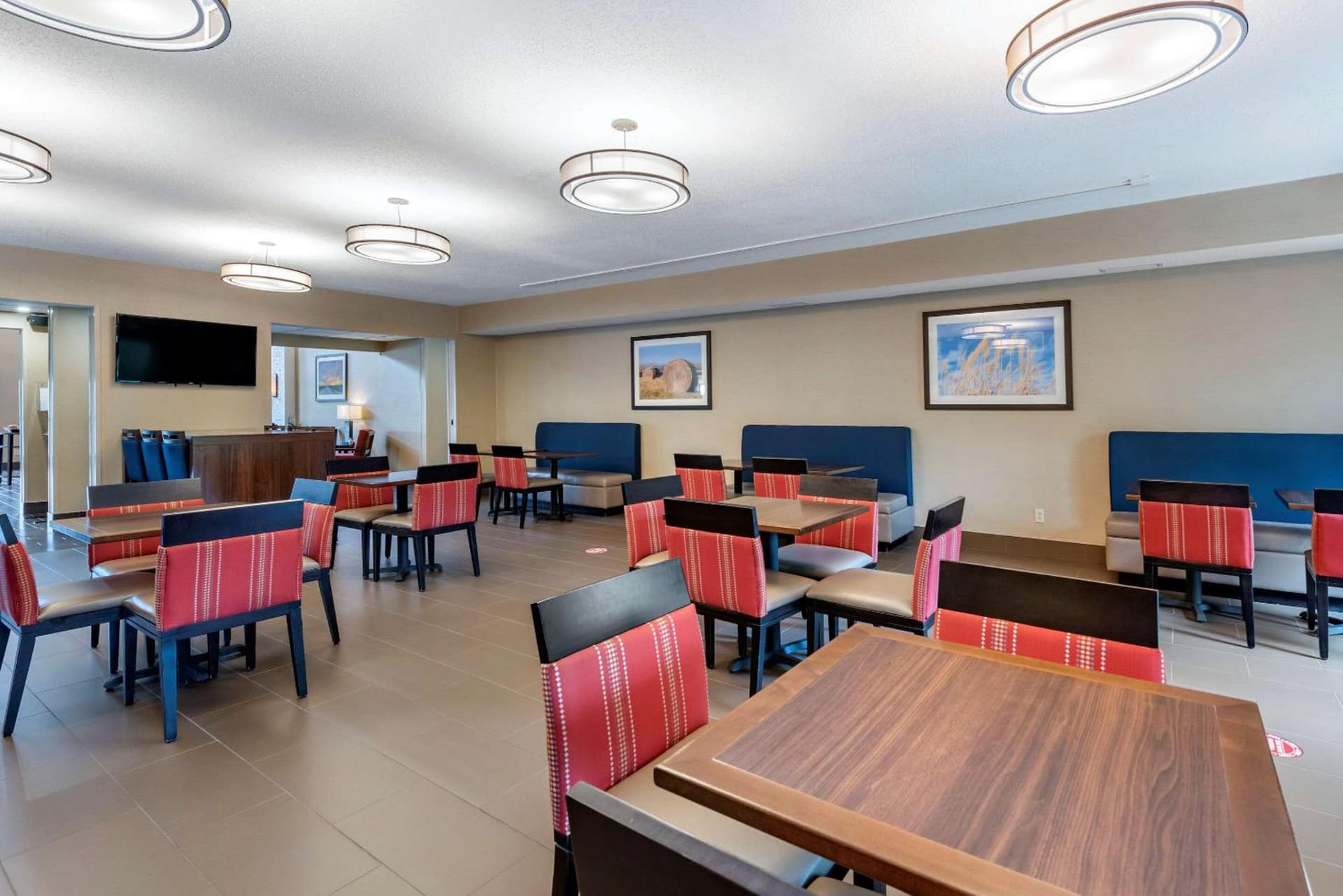 Comfort Suites Auburn near I-69 gallery photo in Auburn, IN — image 23
