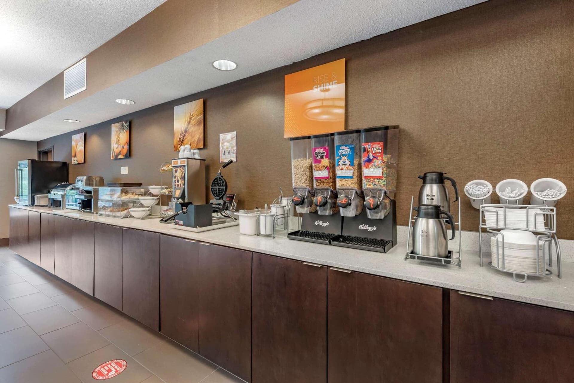 Comfort Suites Auburn near I-69 property views in Auburn, IN — gallery photo 3