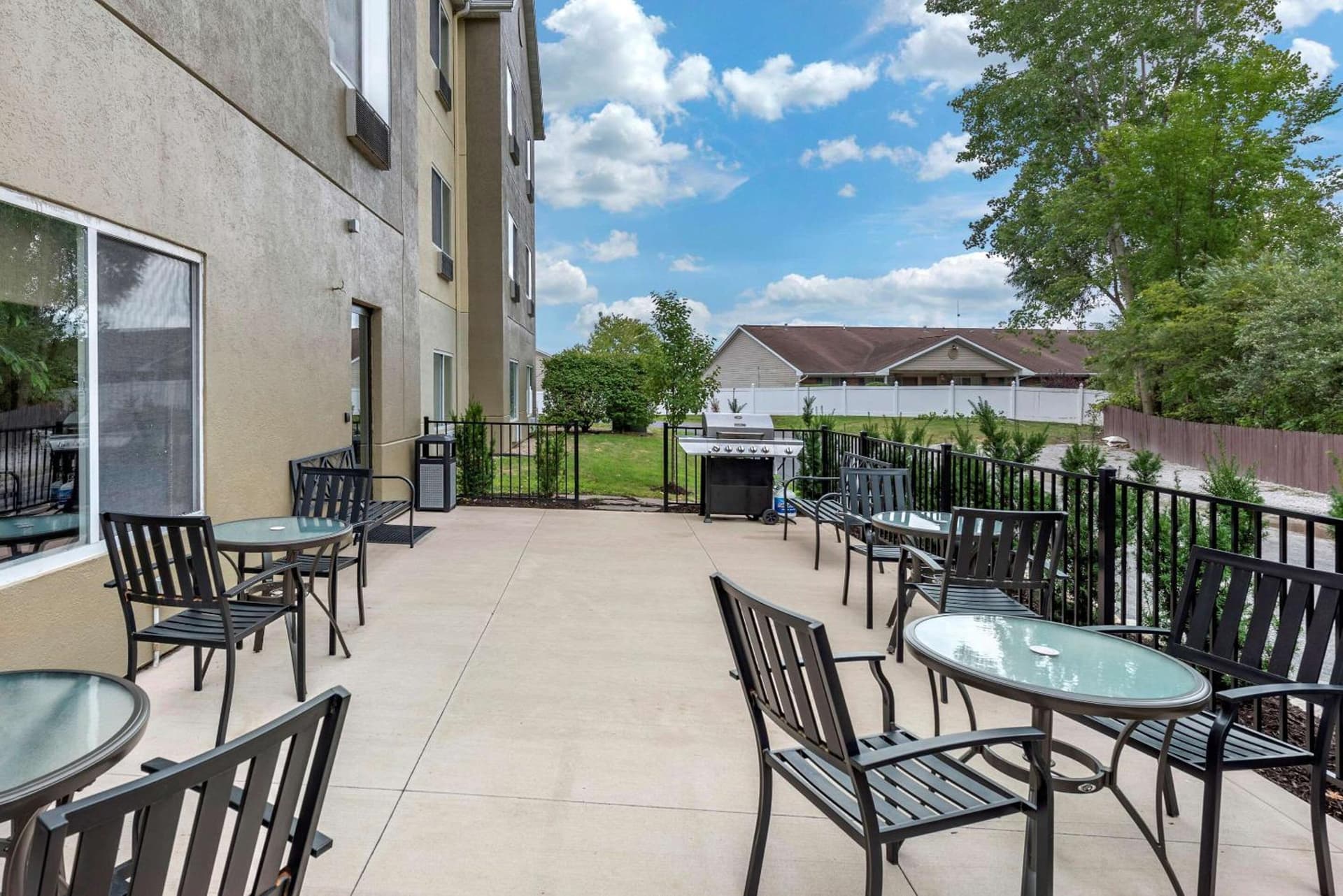 Comfort Suites Auburn near I-69 gallery photo in Auburn, IN — image 5