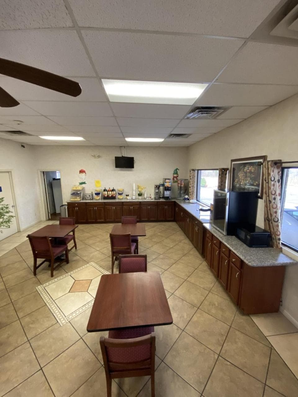 Days Inn by Wyndham Huntington property views in Pea Ridge, WV — gallery photo 3