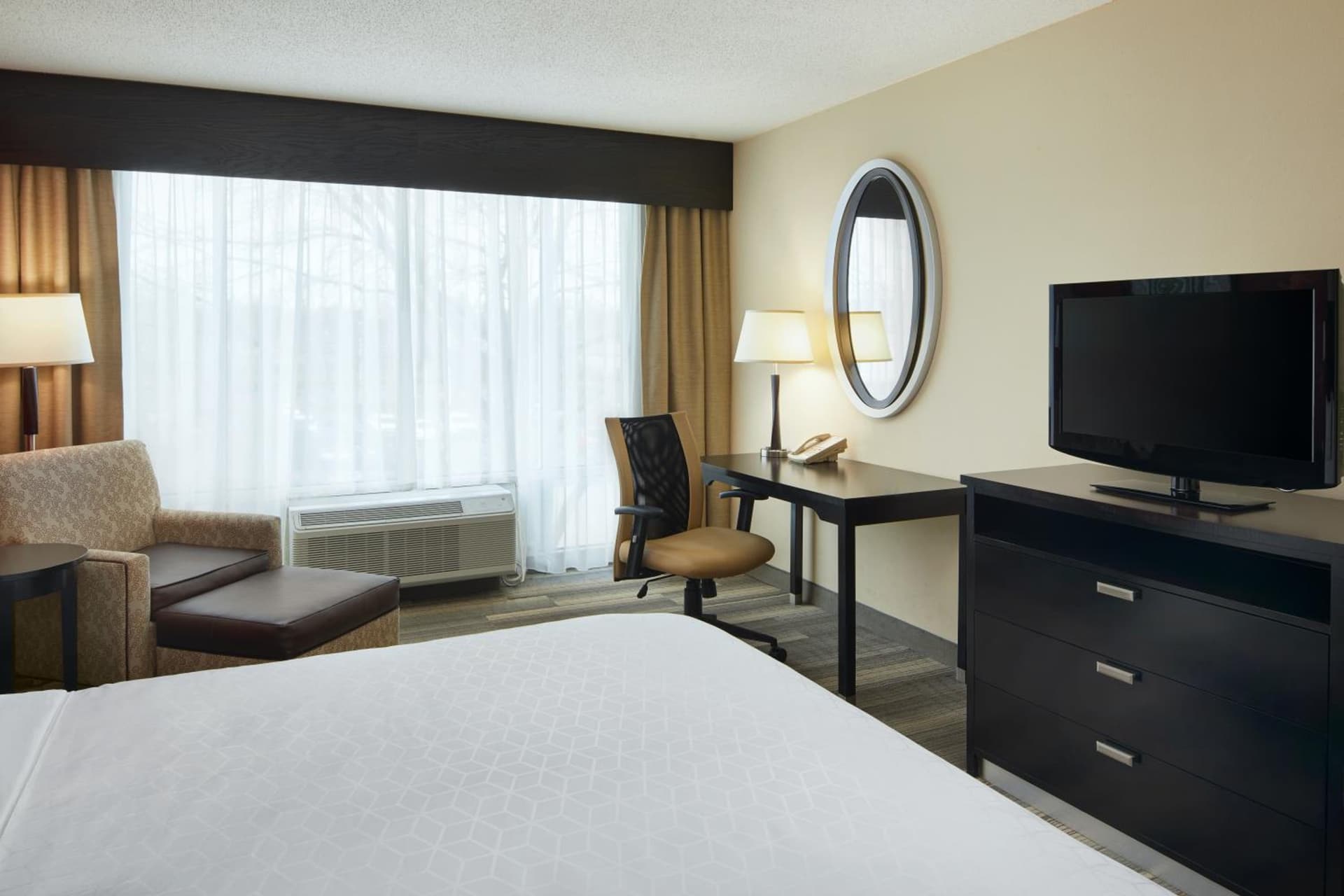 Holiday Inn Express & Suites I-26 & Us 29 At Westgate Mall by IHG gallery photo in Spartanburg, SC — image 53