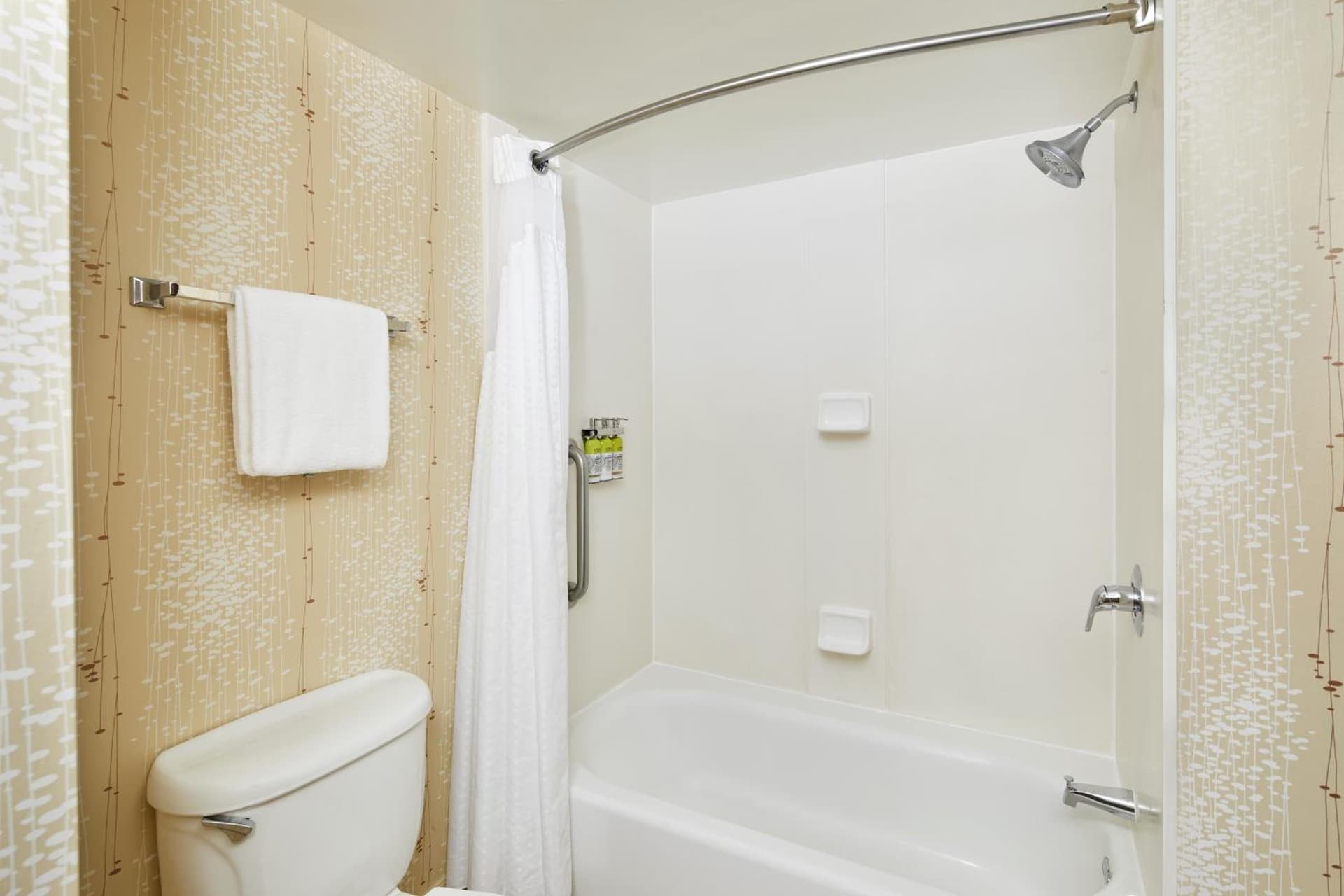 Holiday Inn Express & Suites I-26 & Us 29 At Westgate Mall by IHG gallery photo in Spartanburg, SC — image 4