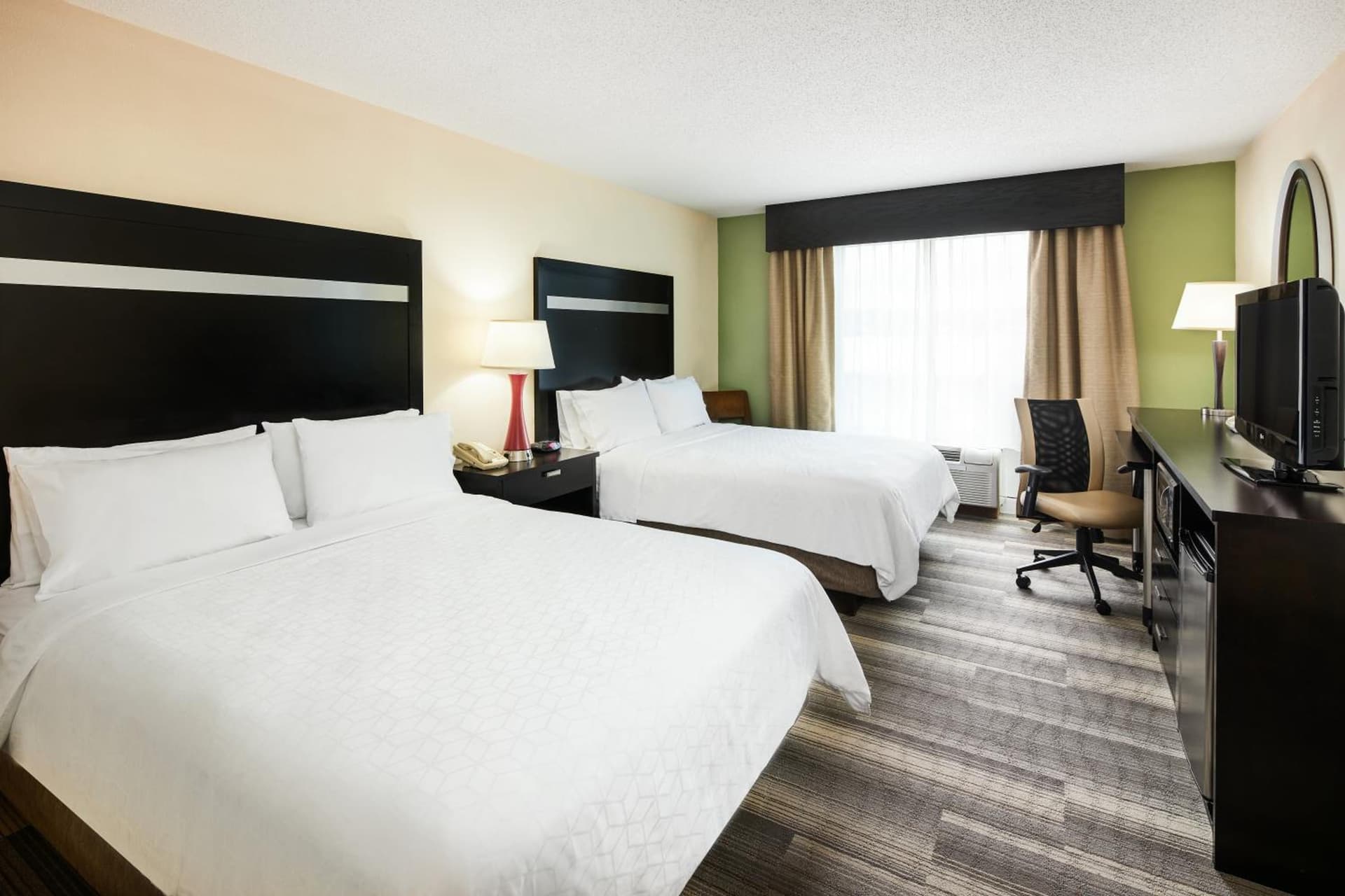 Holiday Inn Express & Suites I-26 & Us 29 At Westgate Mall by IHG gallery photo in Spartanburg, SC — image 9