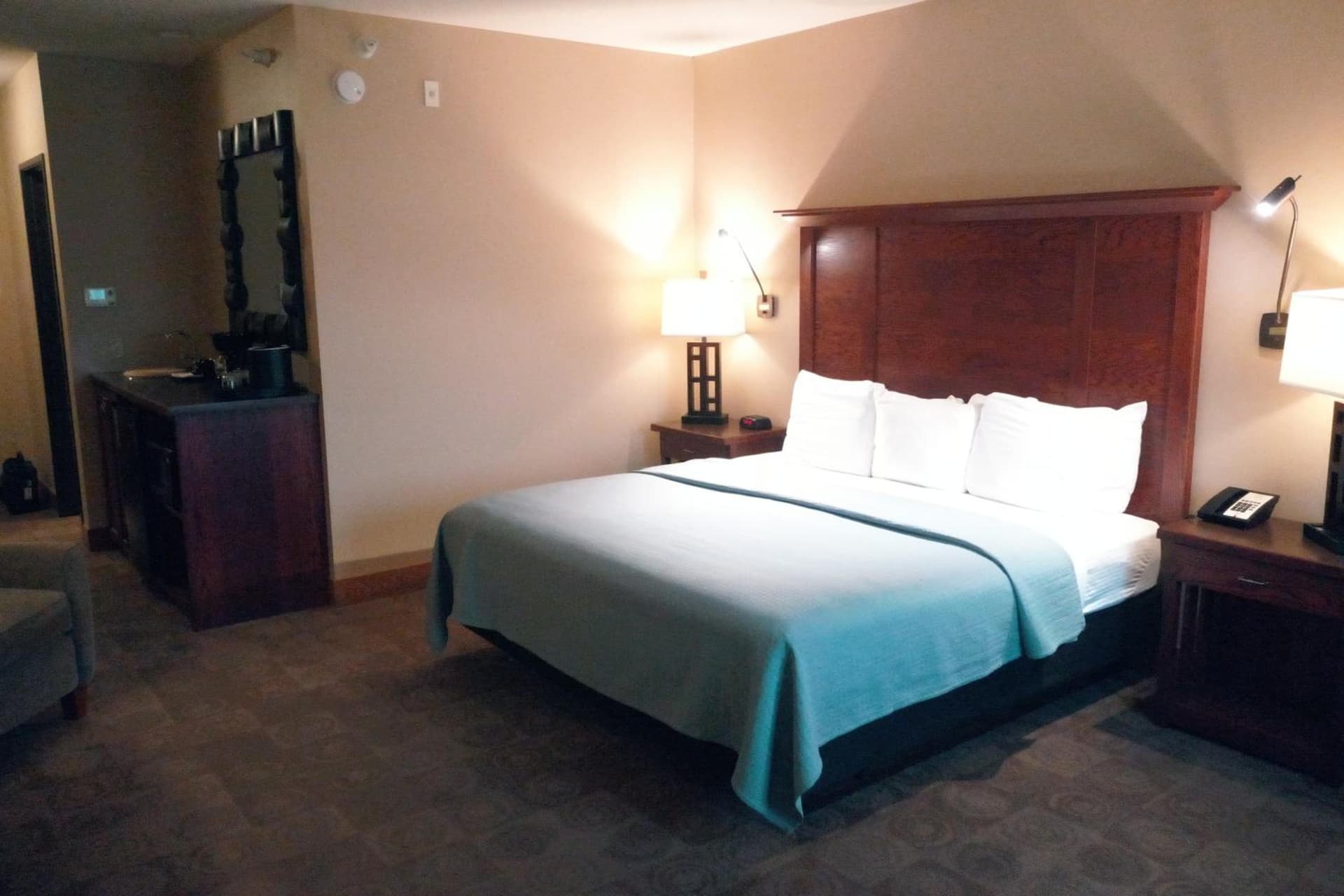 Timberlake Lodge property views in Grand Rapids, MN — gallery photo 3