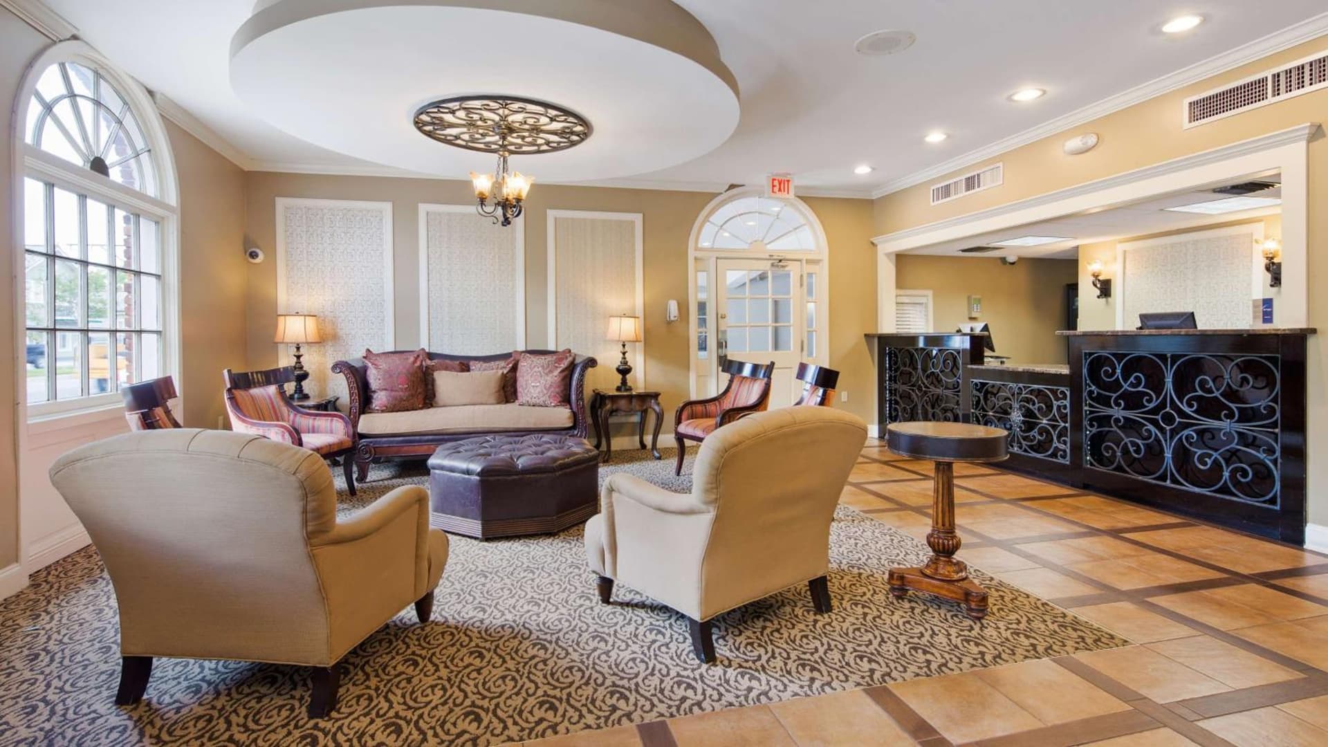 Best Western Plus French Quarter Courtyard Hotel interior in New Orleans, LA — gallery photo 2