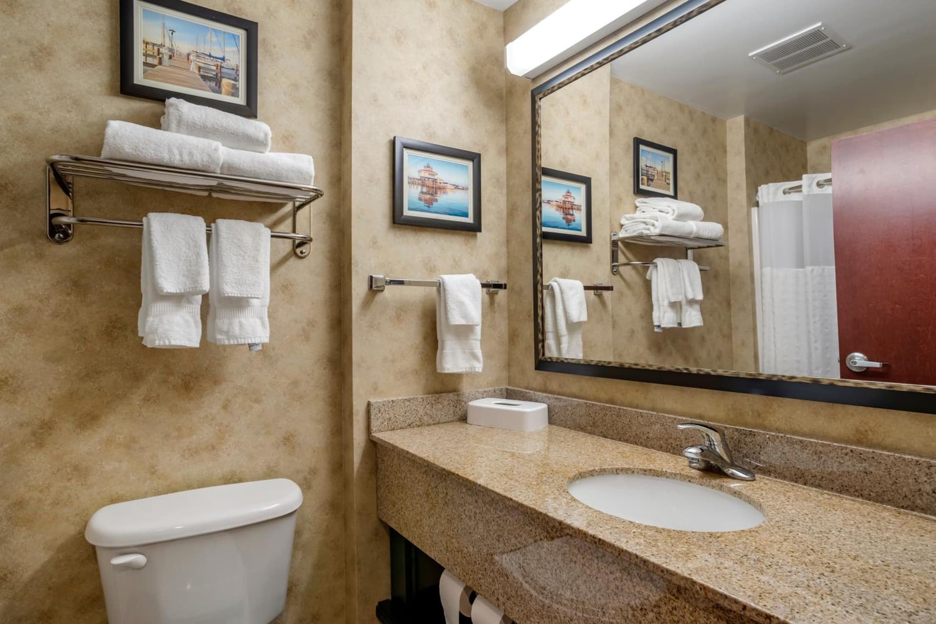 Comfort Inn & Suites Cambridge gallery photo in Cambridge, MD — image 16