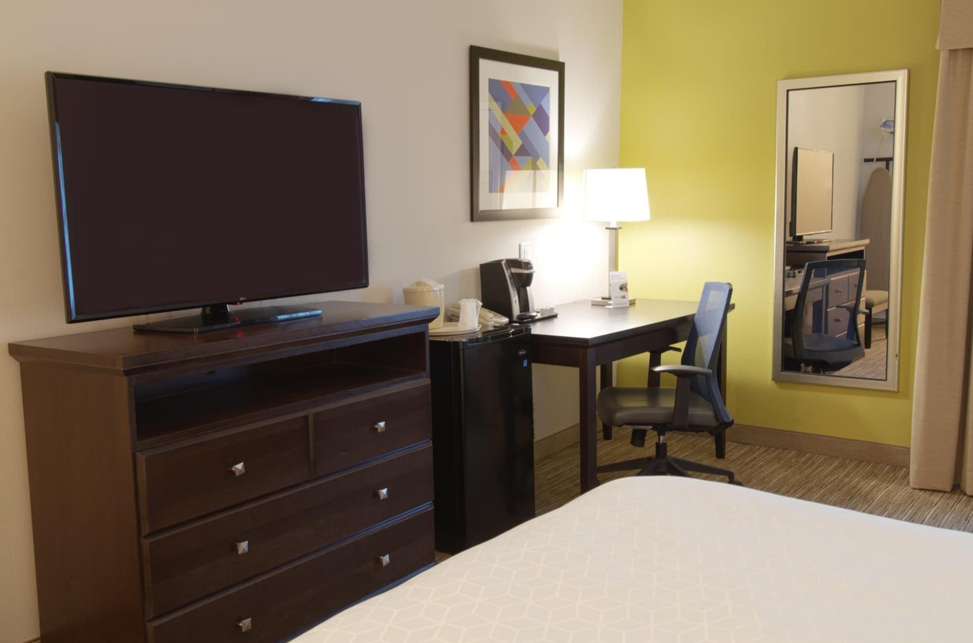 Holiday Inn Express & Suites Chicago-Libertyville by IHG gallery photo in Libertyville, IL — image 52
