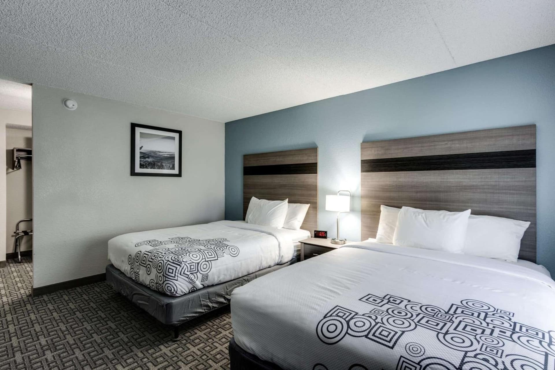 Days Inn & Suites by Wyndham Spokane gallery photo in Spokane, WA — image 25