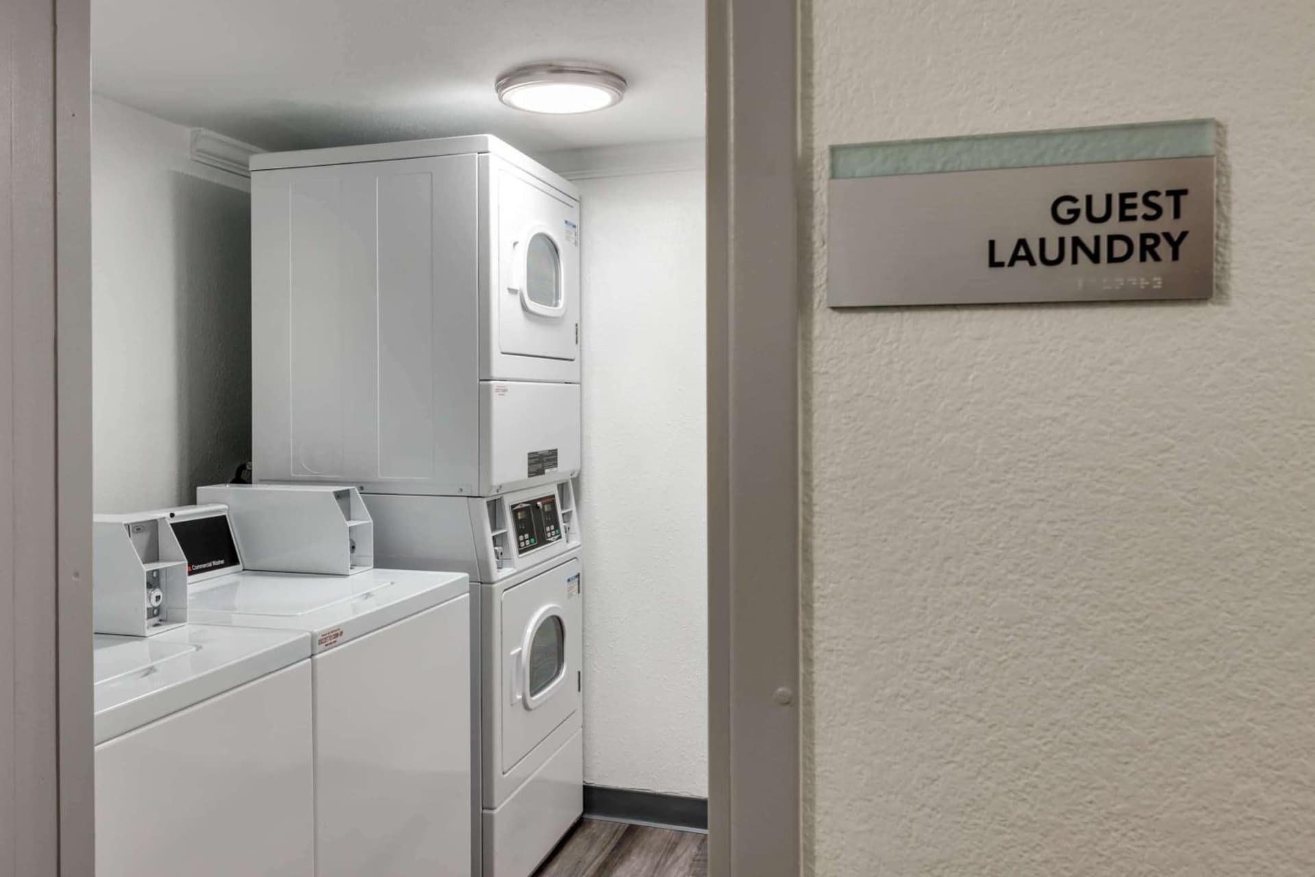 Days Inn & Suites by Wyndham Spokane gallery photo in Spokane, WA — image 24