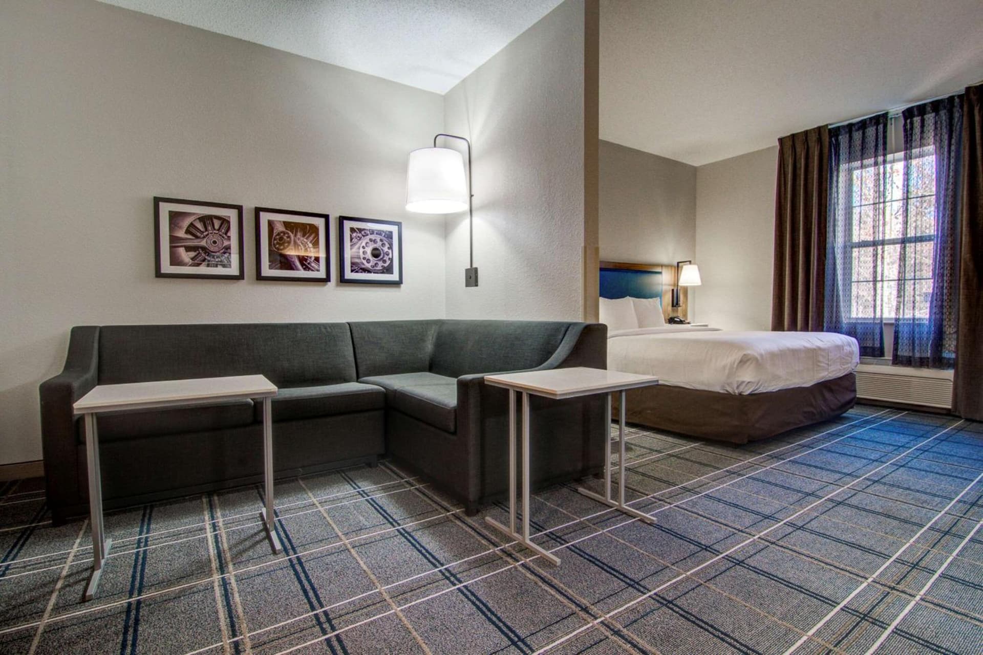 Comfort Suites Newport News Airport gallery photo in Newport News, VA — image 59