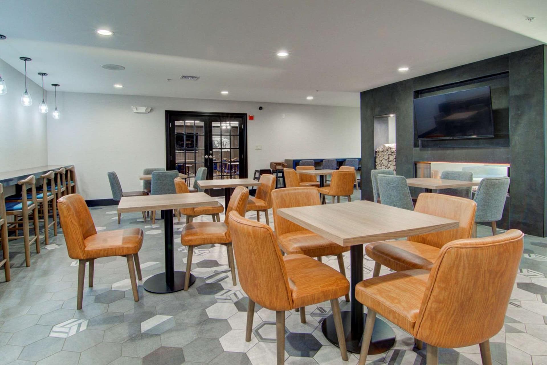 Comfort Suites Newport News Airport gallery photo in Newport News, VA — image 26